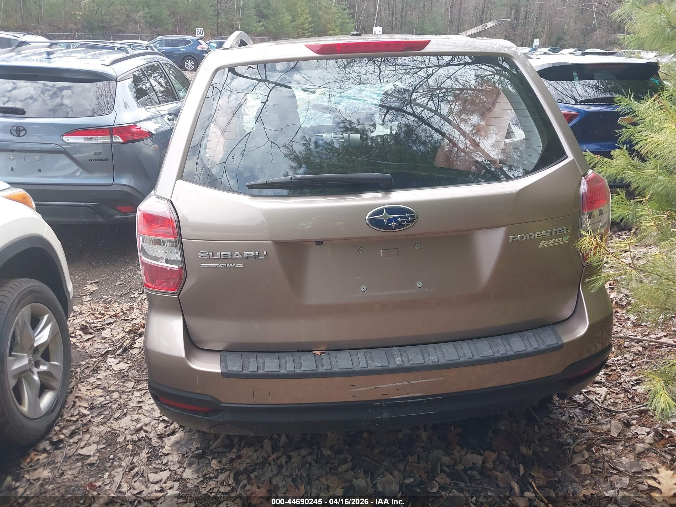2015 Subaru Forester 2.5i Gold vin: JF2SJABCXFH460863