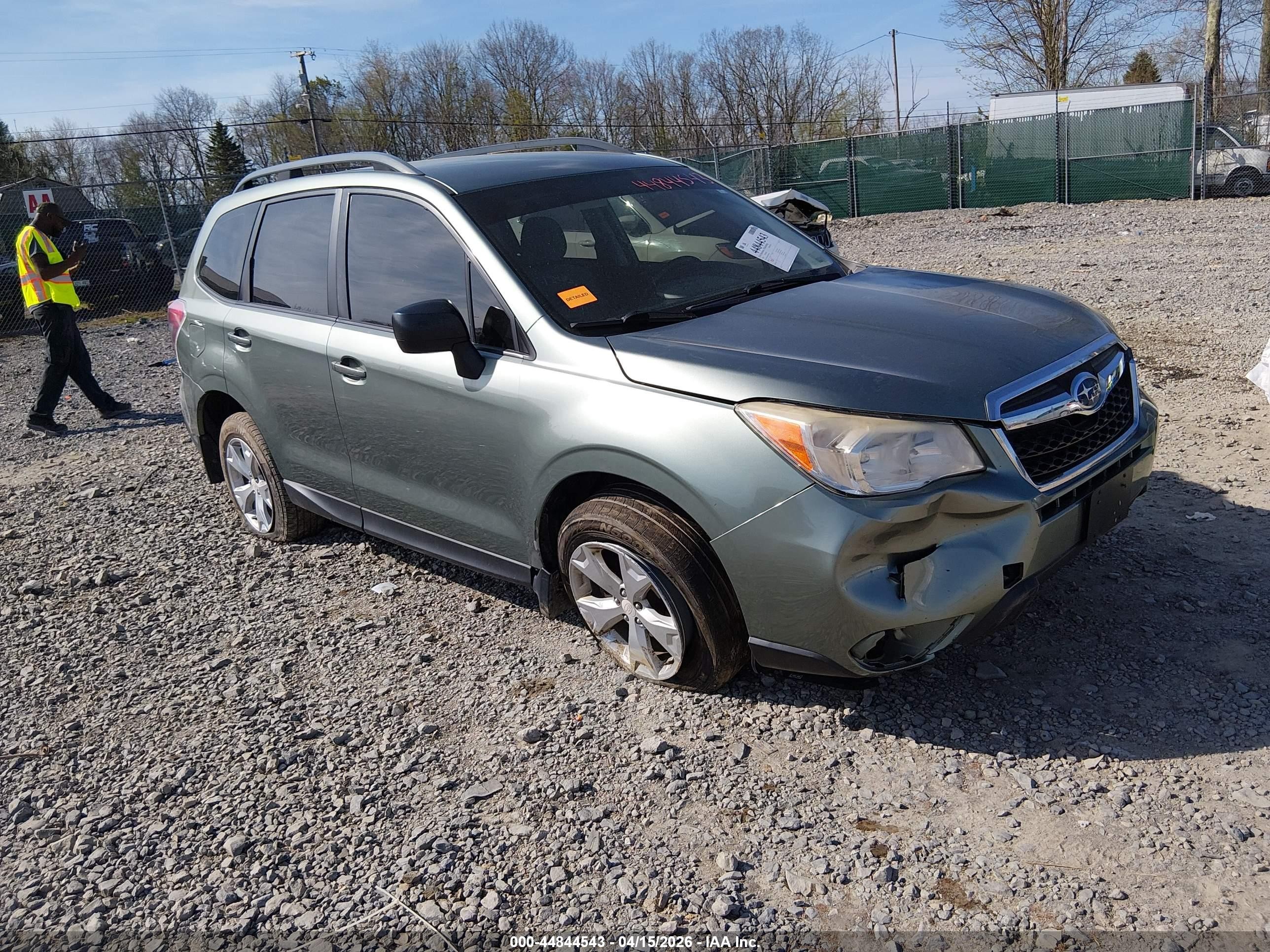 2015 Subaru Forester 2.5i Green vin: JF2SJABCXFH461821