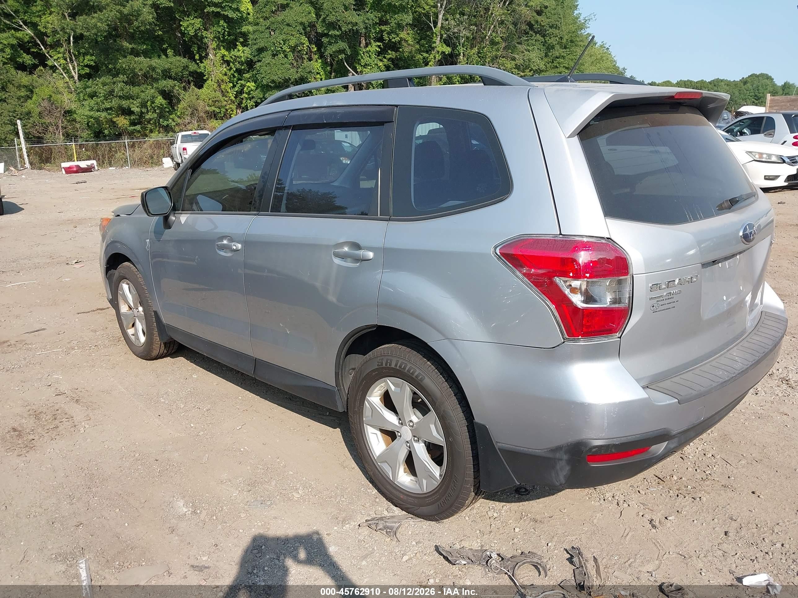 2015 Subaru Forester 2.5i Серебряный vin: JF2SJABCXFH558033
