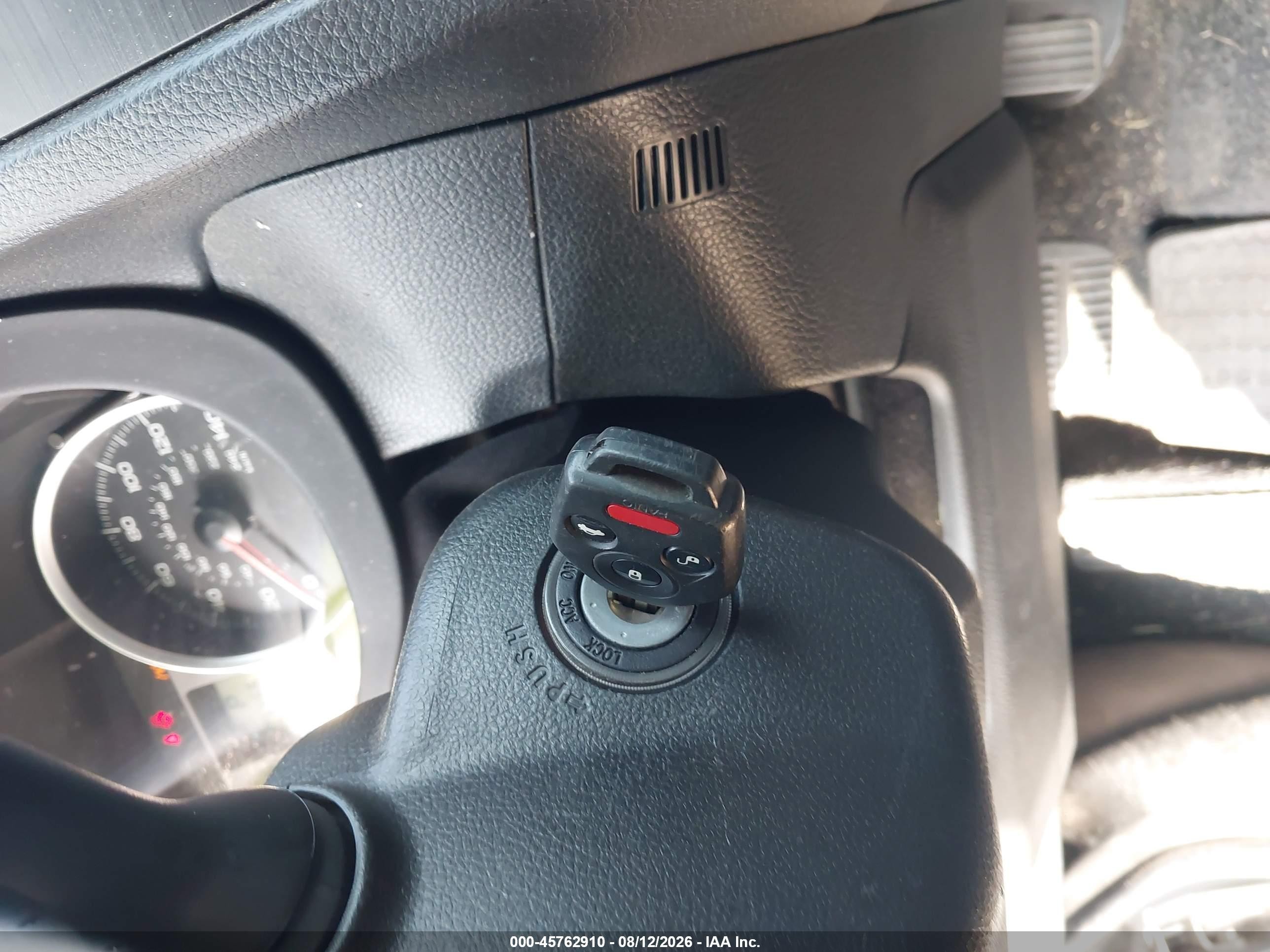 2015 Subaru Forester 2.5i Серебряный vin: JF2SJABCXFH558033