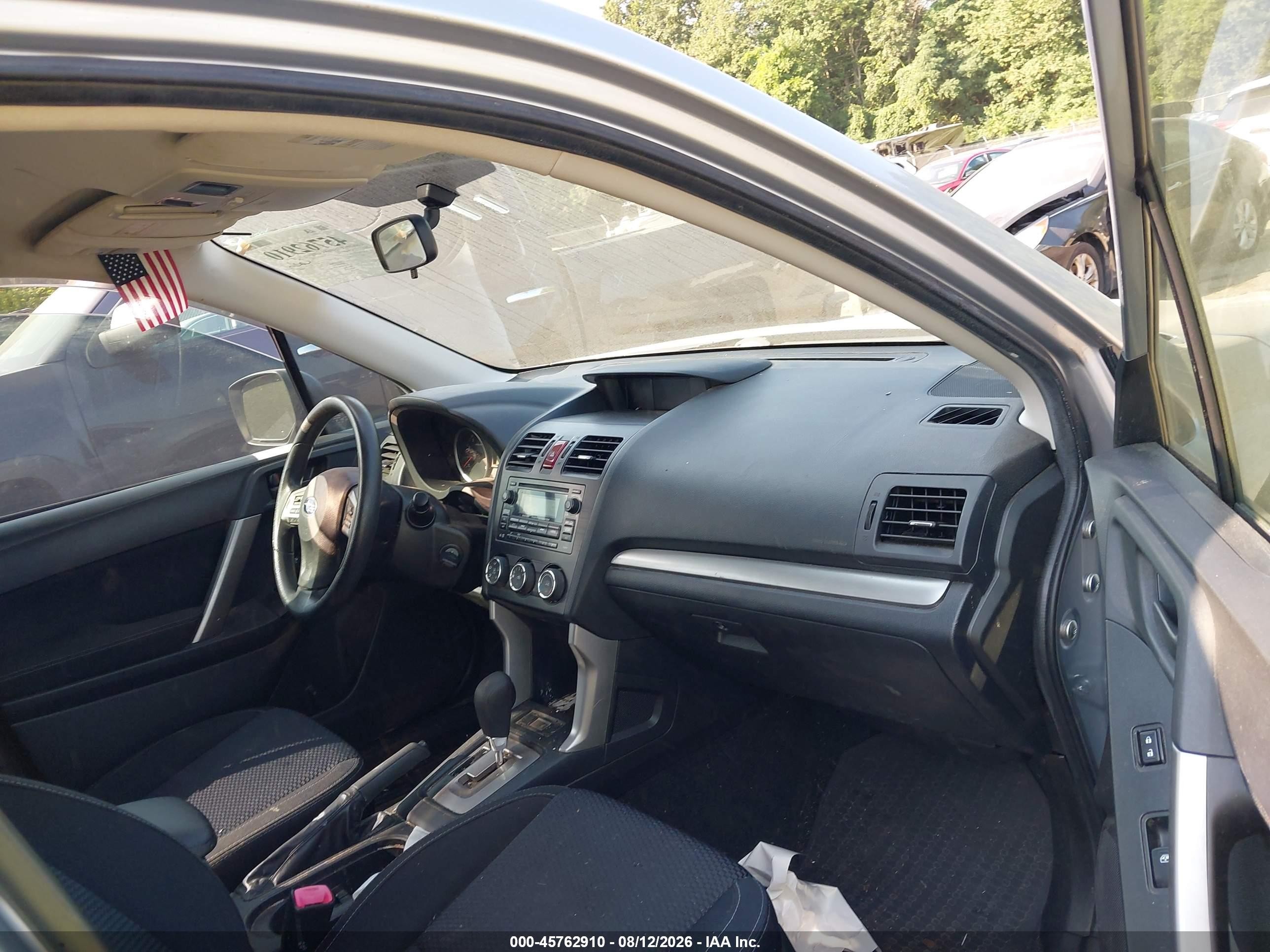 2015 Subaru Forester 2.5i Серебряный vin: JF2SJABCXFH558033