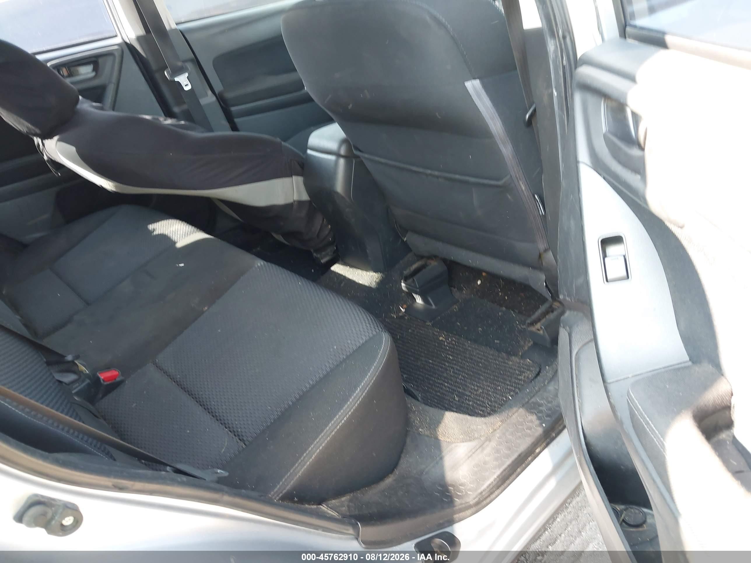 2015 Subaru Forester 2.5i Серебряный vin: JF2SJABCXFH558033