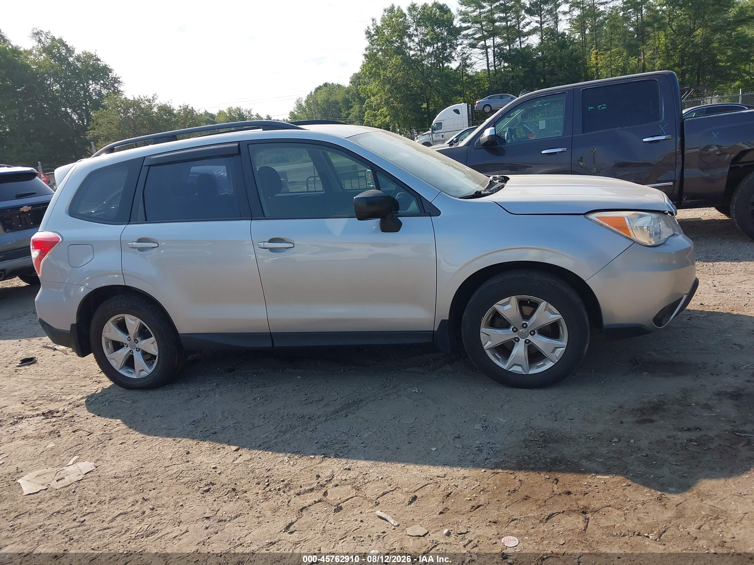 2015 Subaru Forester 2.5i Серебряный vin: JF2SJABCXFH558033