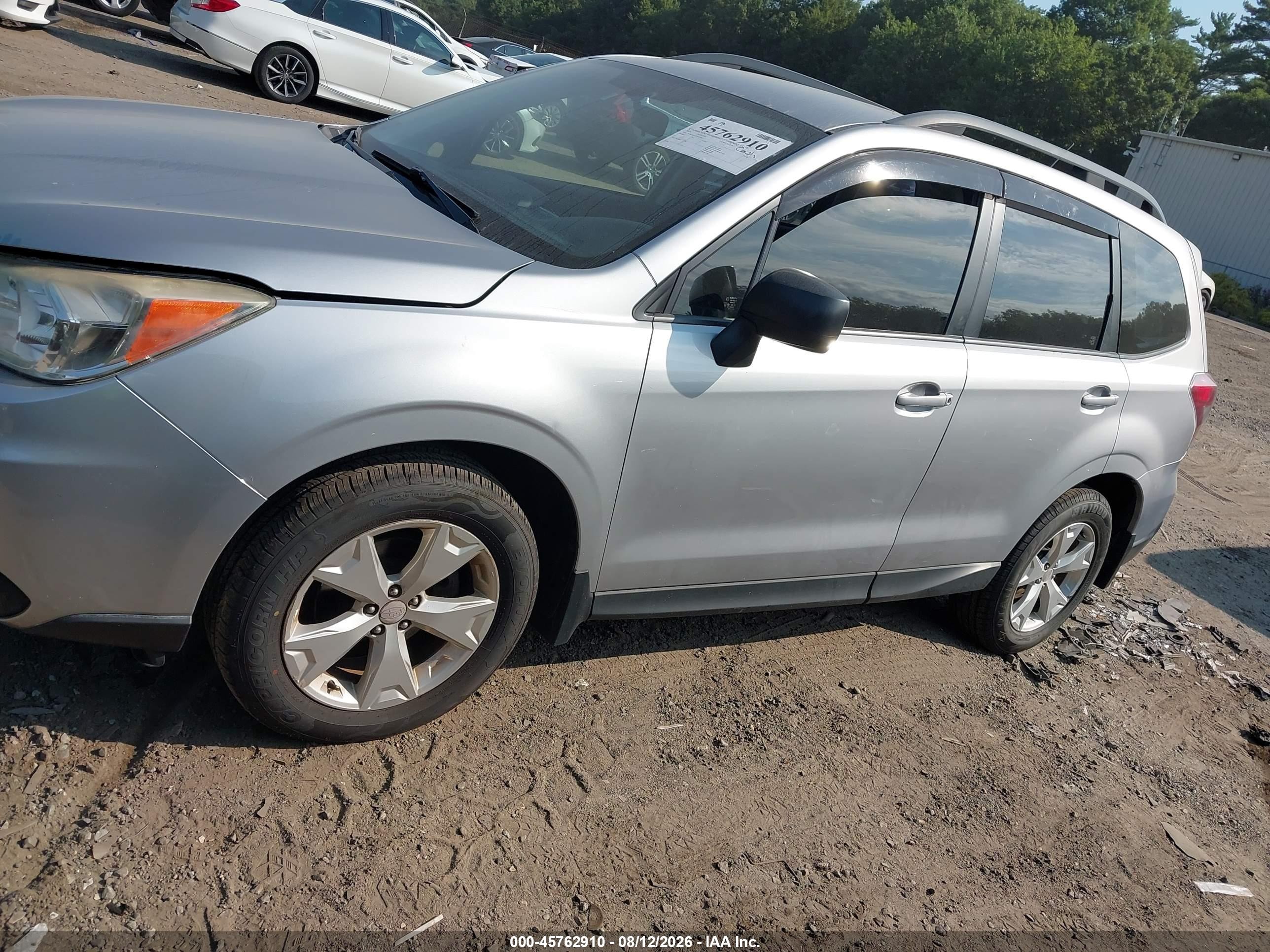 2015 Subaru Forester 2.5i Серебряный vin: JF2SJABCXFH558033