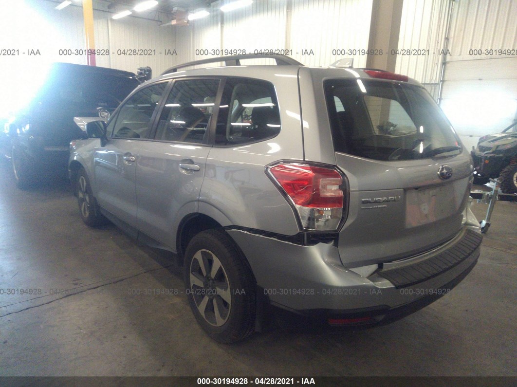 2018 Subaru Forester Silver vin: JF2SJABCXJH544397