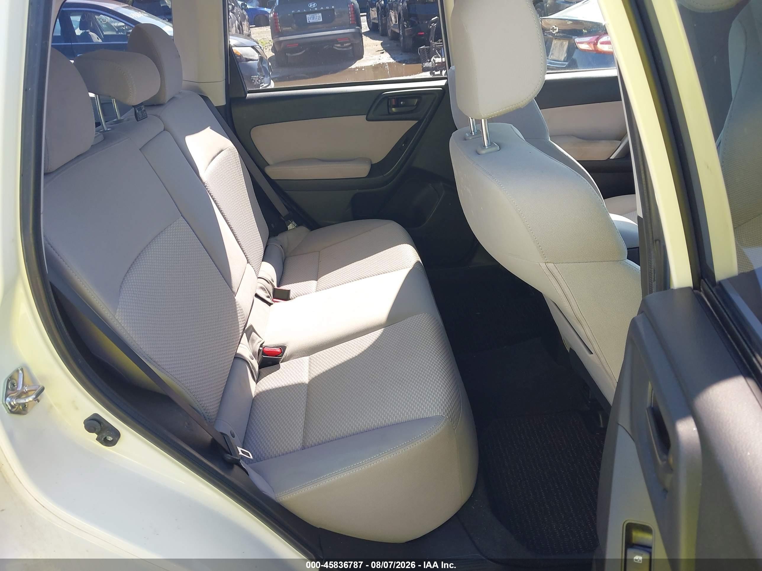2014 Subaru Forester 2.5i Premium White vin: JF2SJACC0EG426773