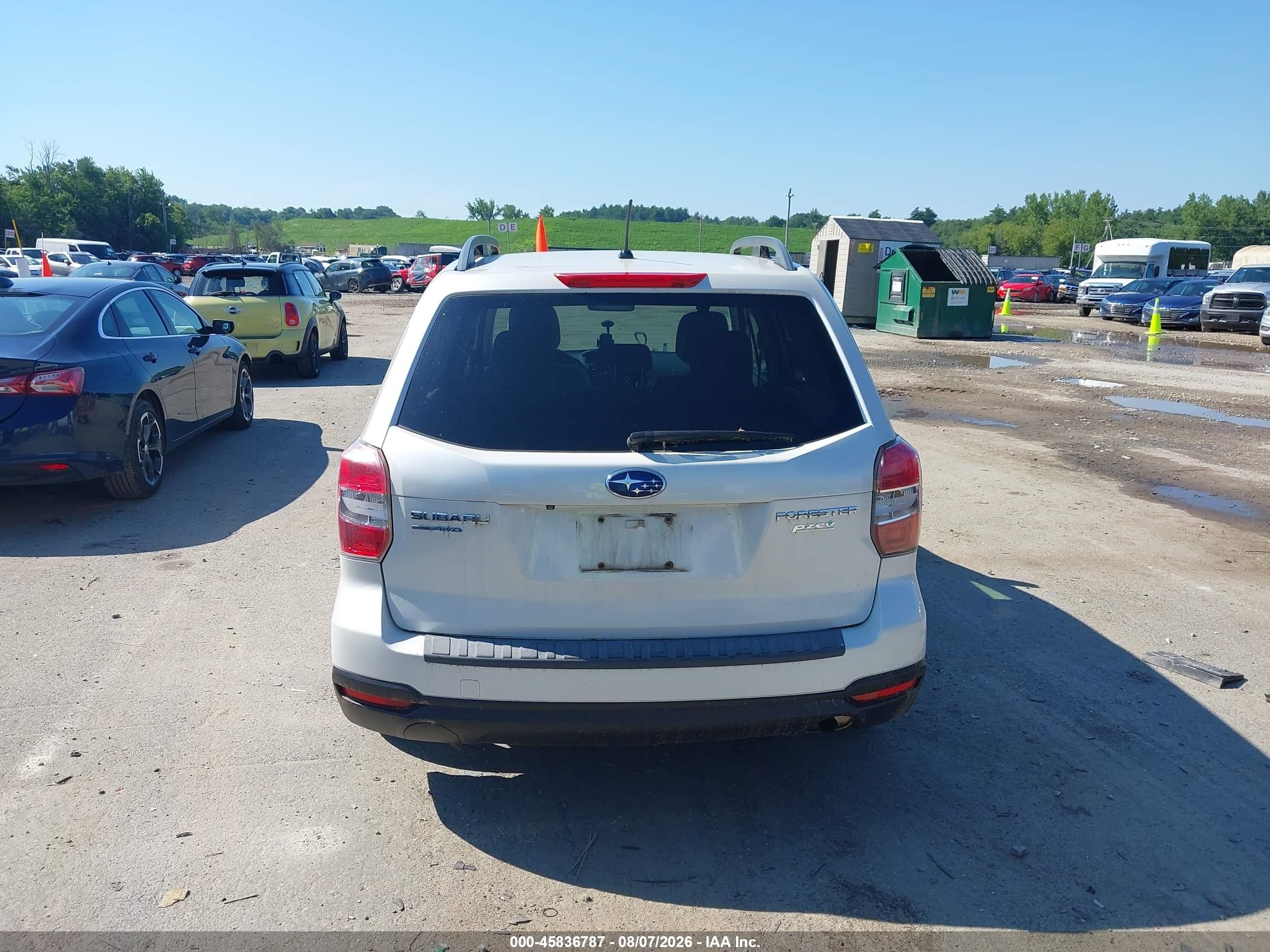 2014 Subaru Forester 2.5i Premium White vin: JF2SJACC0EG426773