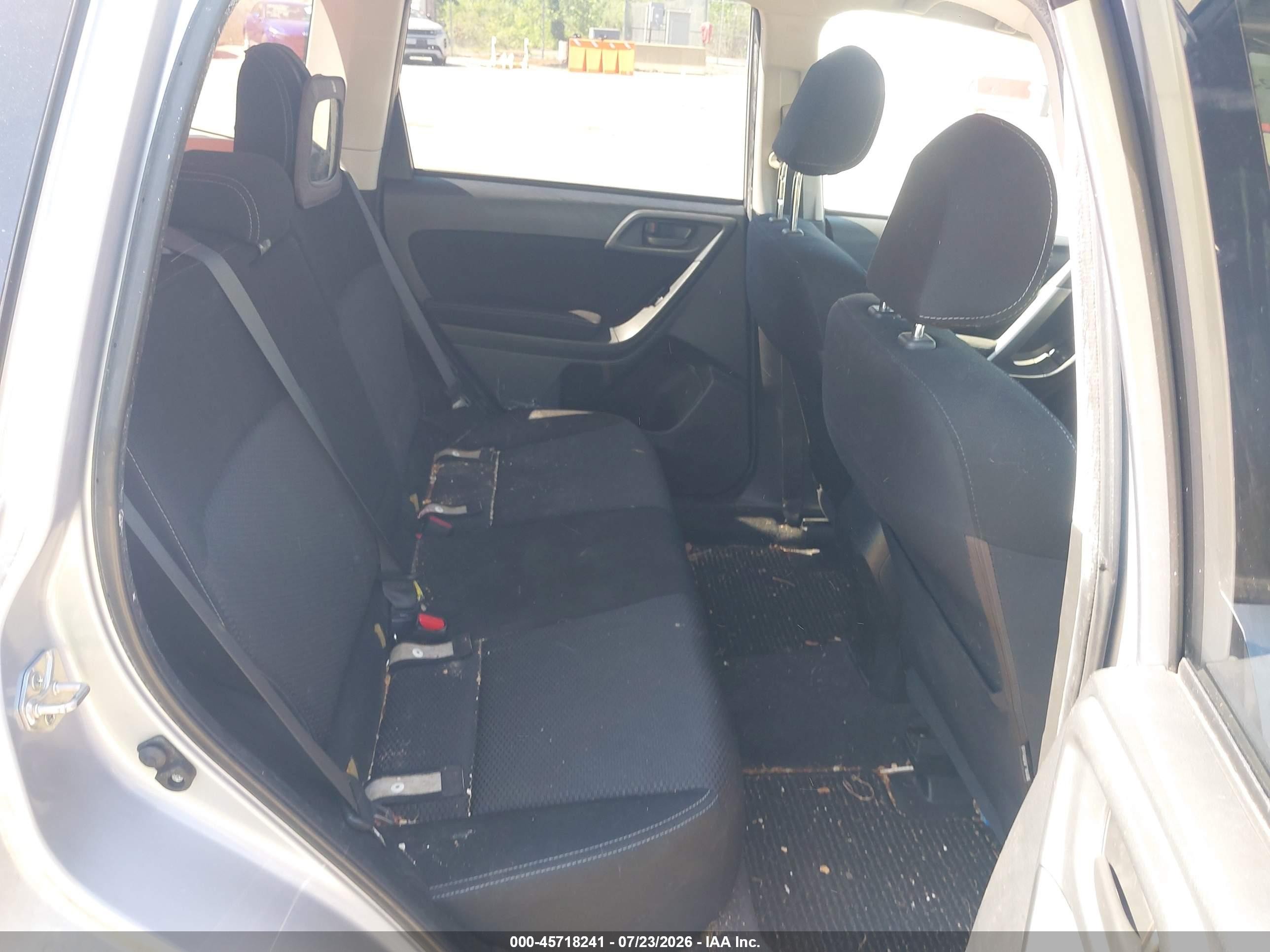 2014 Subaru Forester 2.5i Premium Silver vin: JF2SJACC0EG427275