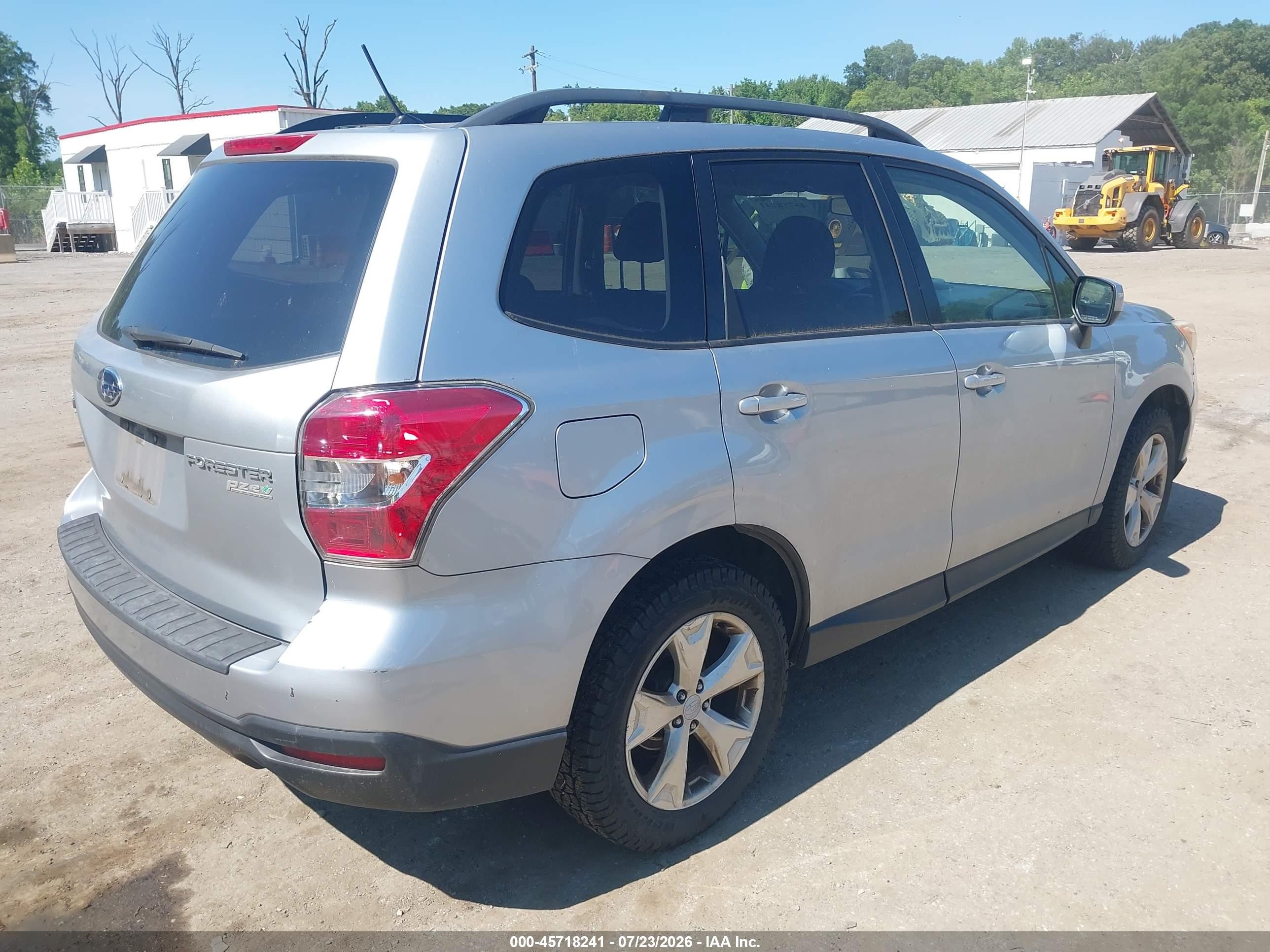 2014 Subaru Forester 2.5i Premium Silver vin: JF2SJACC0EG427275