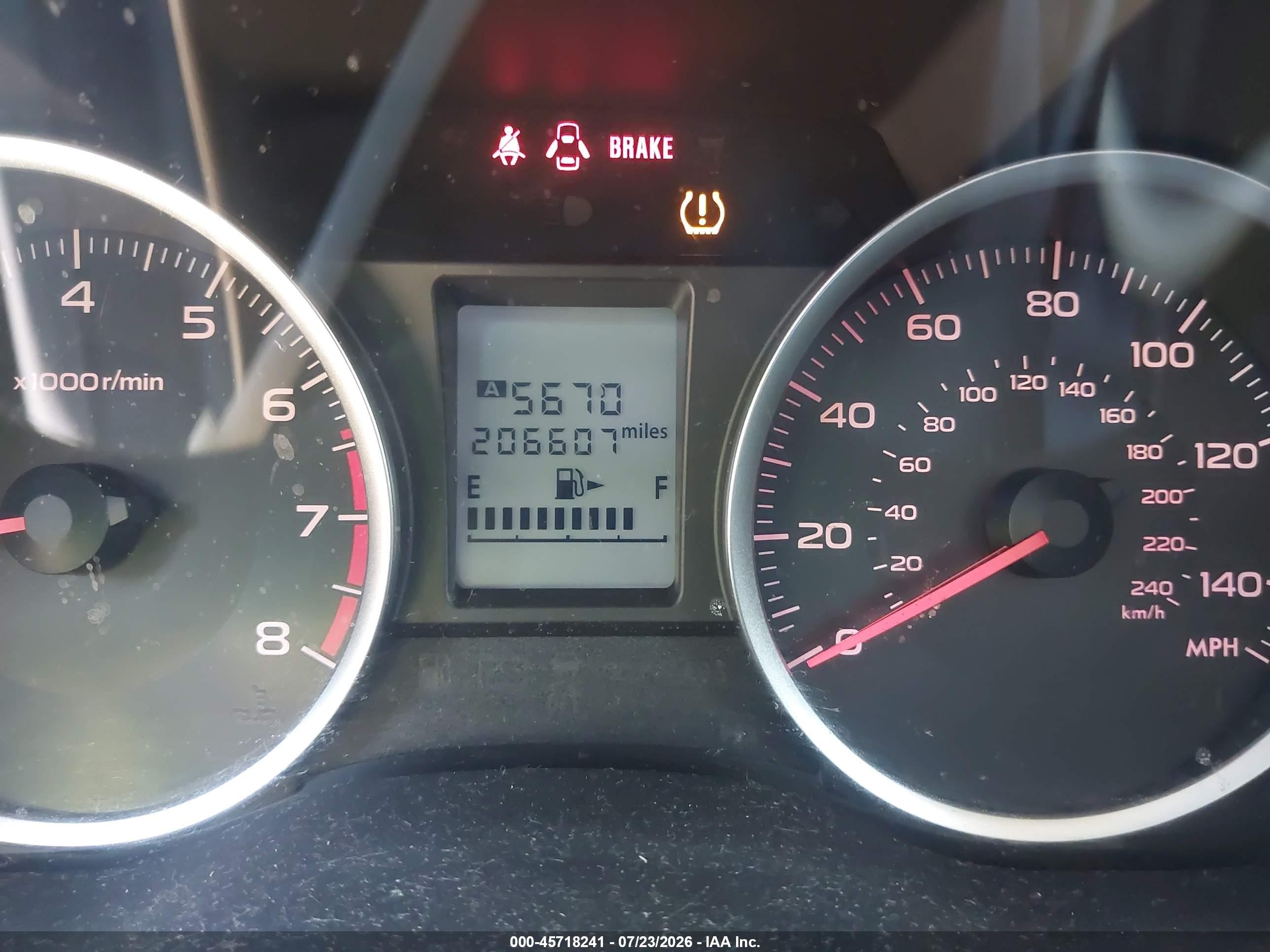 2014 Subaru Forester 2.5i Premium Silver vin: JF2SJACC0EG427275