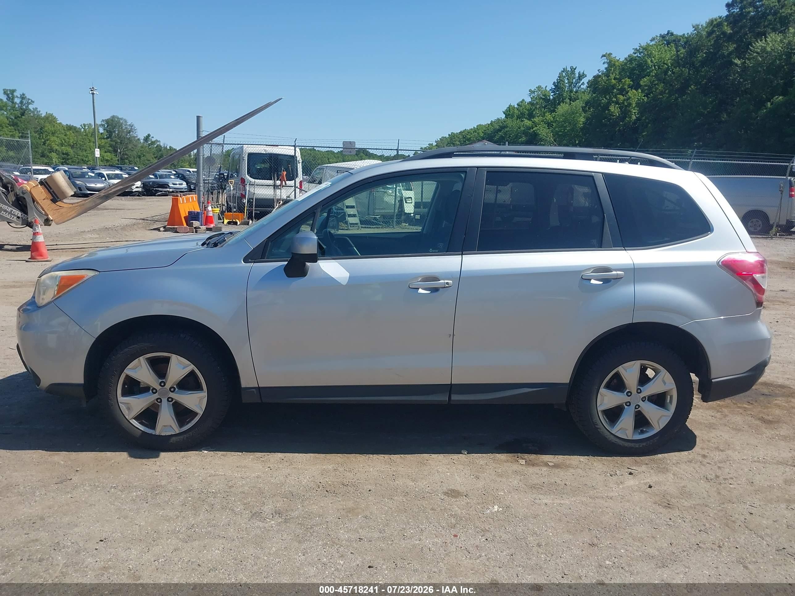 2014 Subaru Forester 2.5i Premium Silver vin: JF2SJACC0EG427275