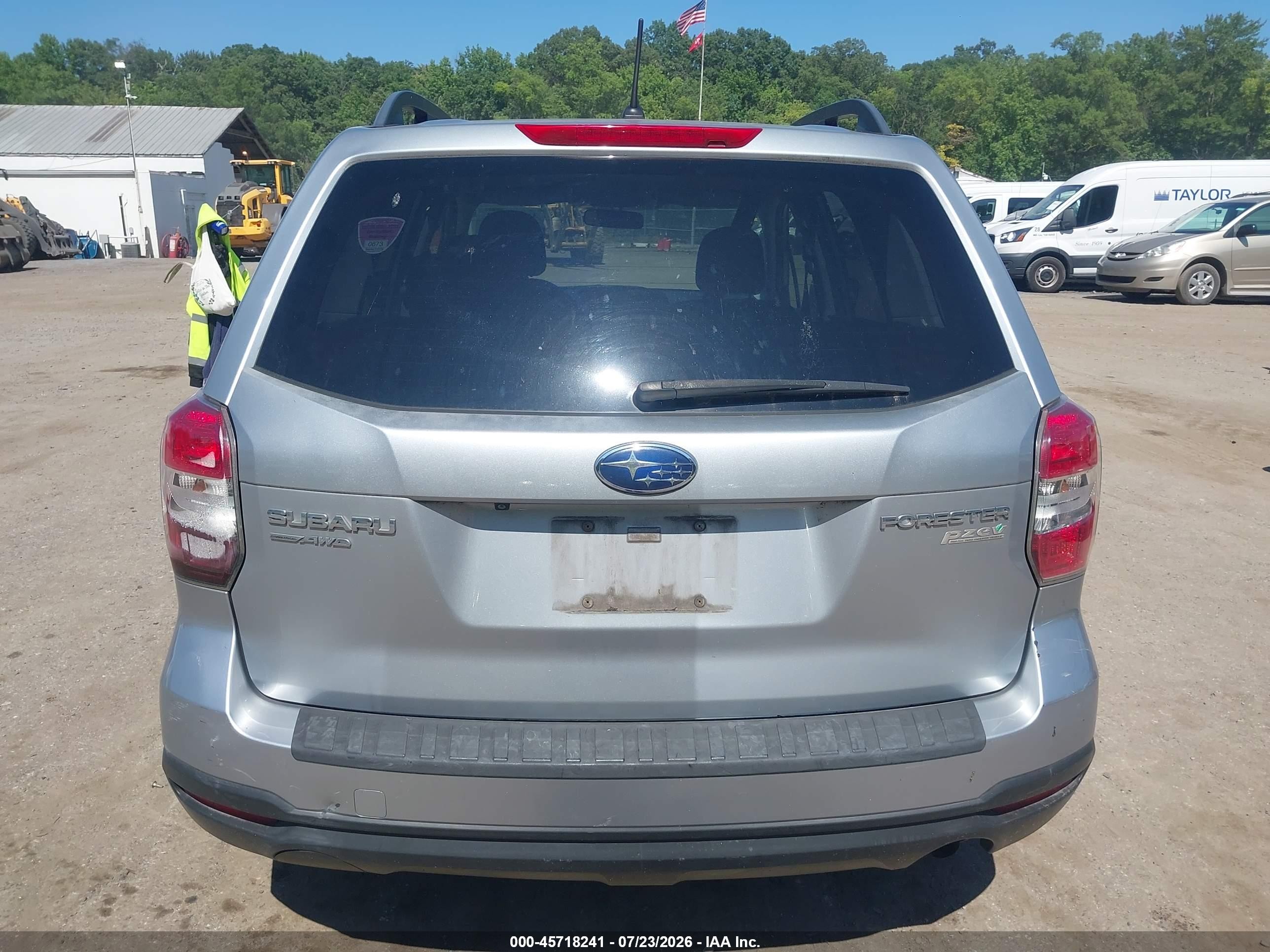 2014 Subaru Forester 2.5i Premium Silver vin: JF2SJACC0EG427275