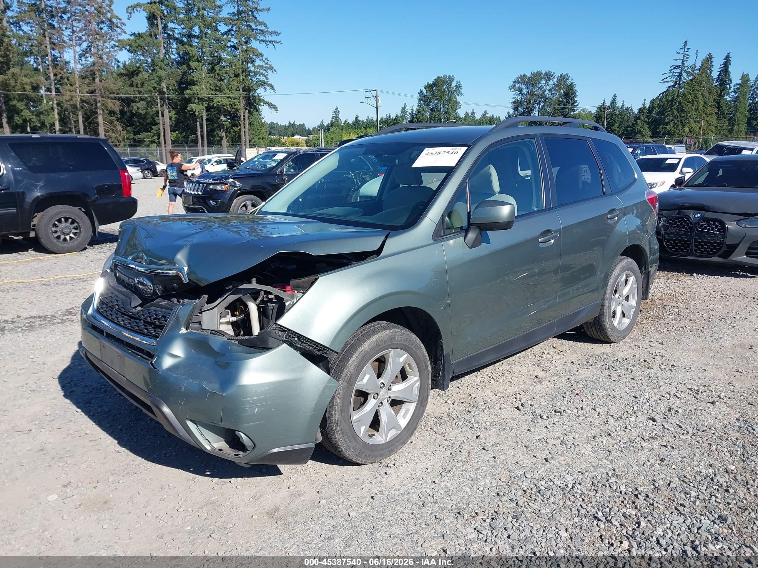 2014 Subaru Forester 2.5i Premium Зеленый vin: JF2SJACC0EG456212