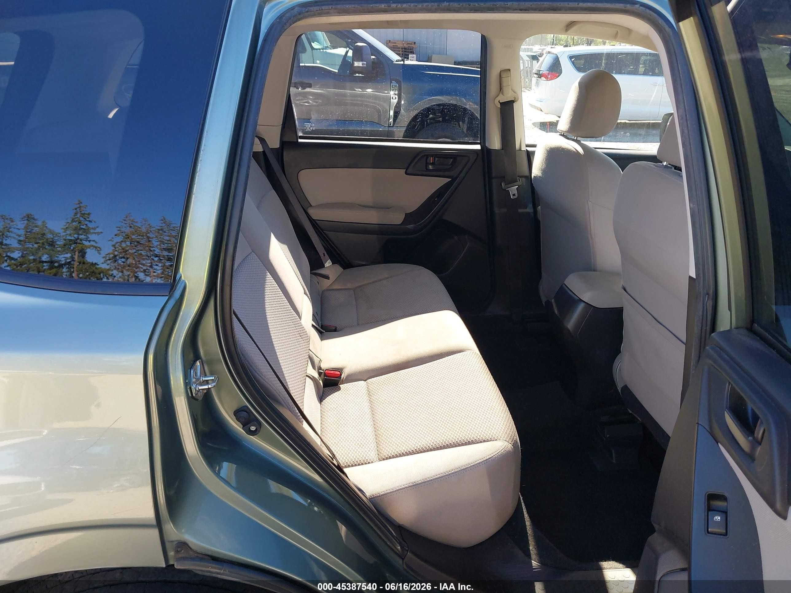 2014 Subaru Forester 2.5i Premium Зеленый vin: JF2SJACC0EG456212