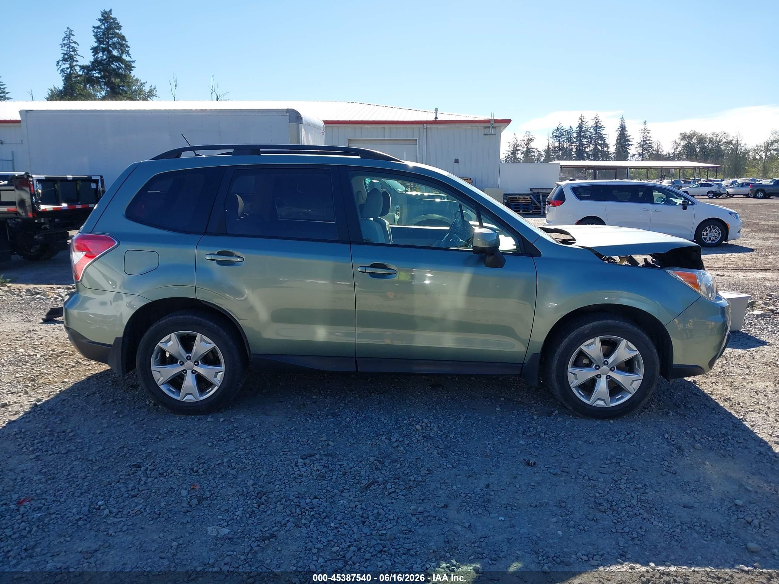 2014 Subaru Forester 2.5i Premium Зеленый vin: JF2SJACC0EG456212