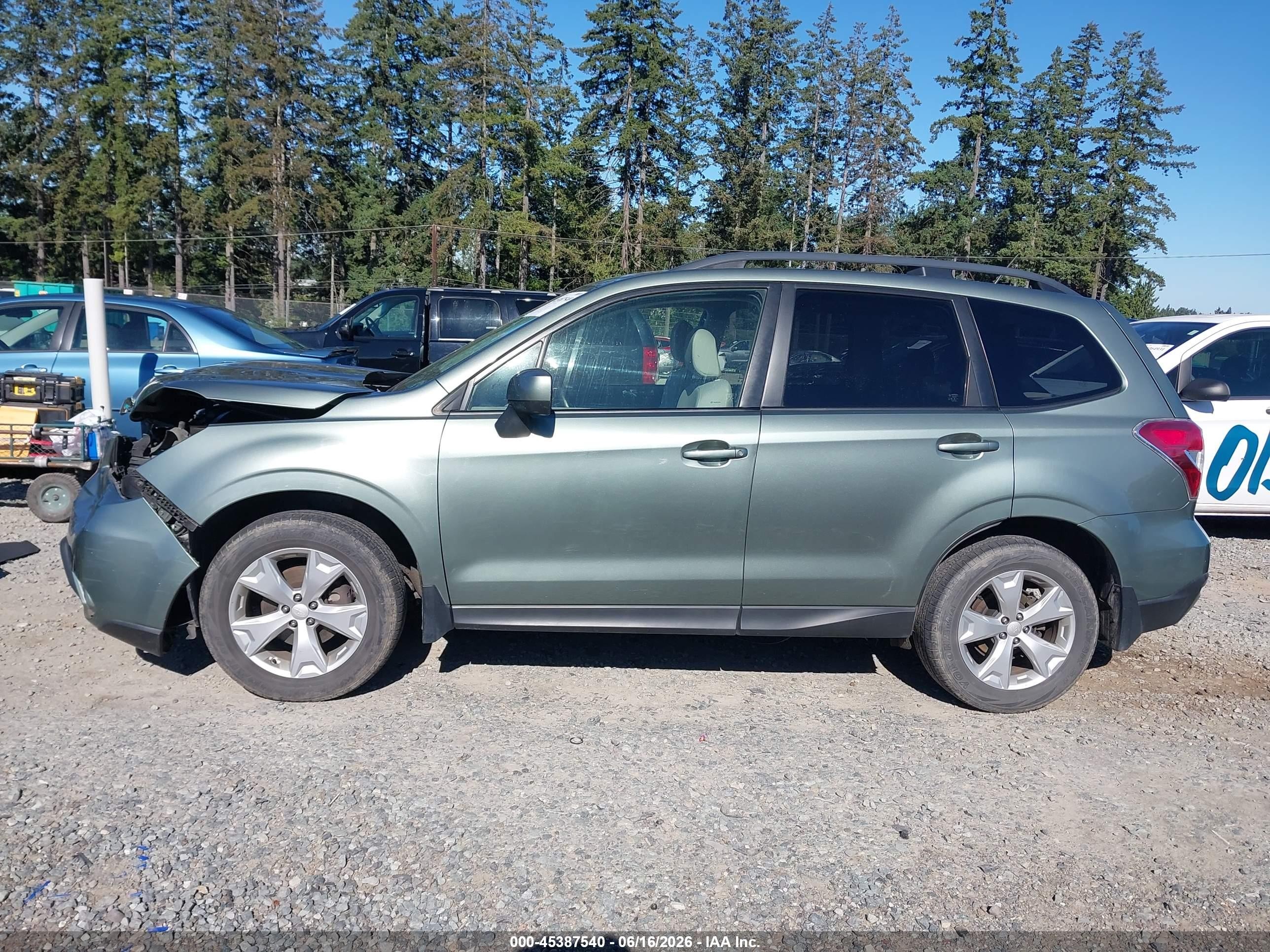 2014 Subaru Forester 2.5i Premium Зеленый vin: JF2SJACC0EG456212