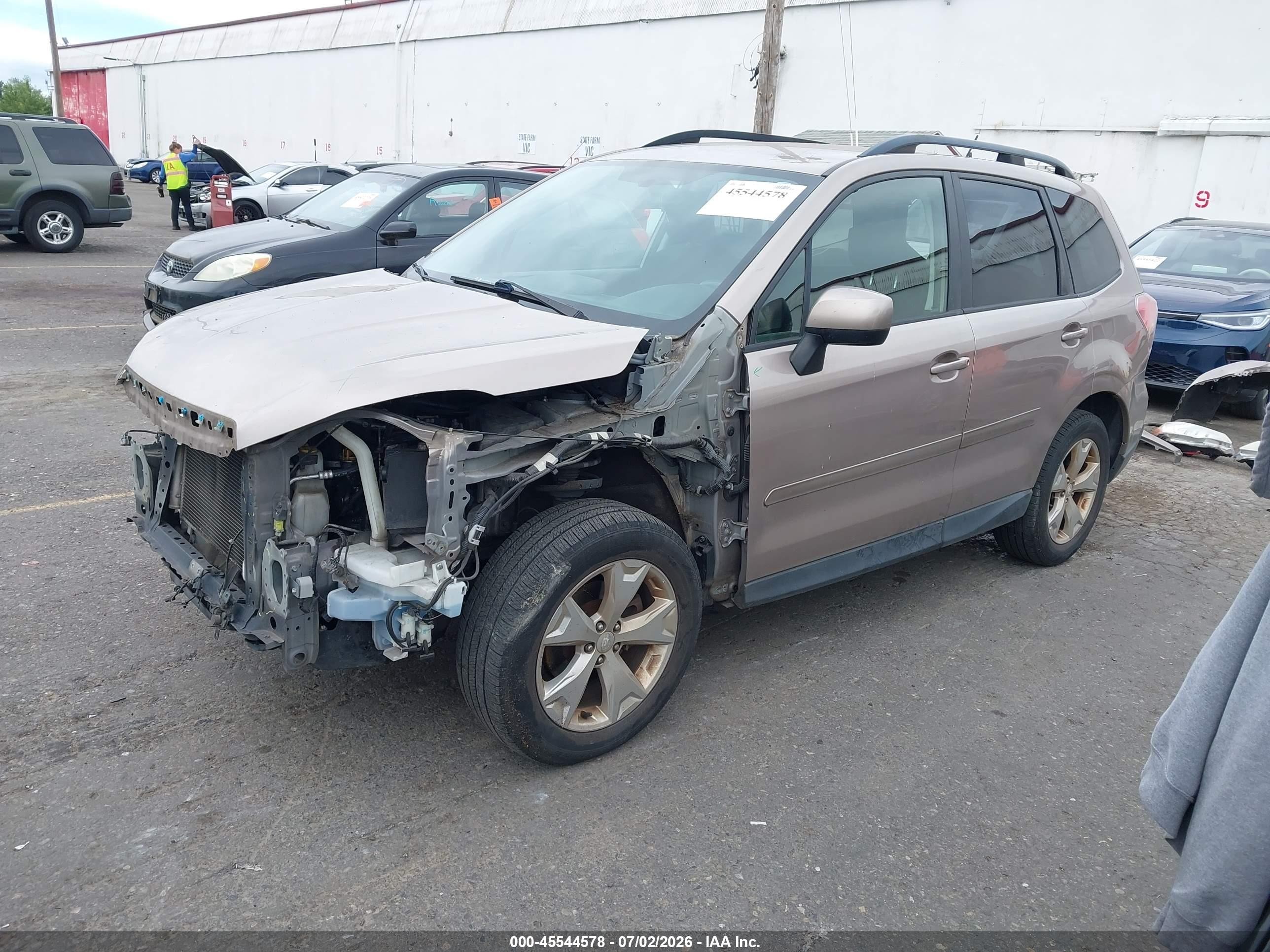 2014 Subaru Forester 2.5i Premium Champagne vin: JF2SJACC2EG403415