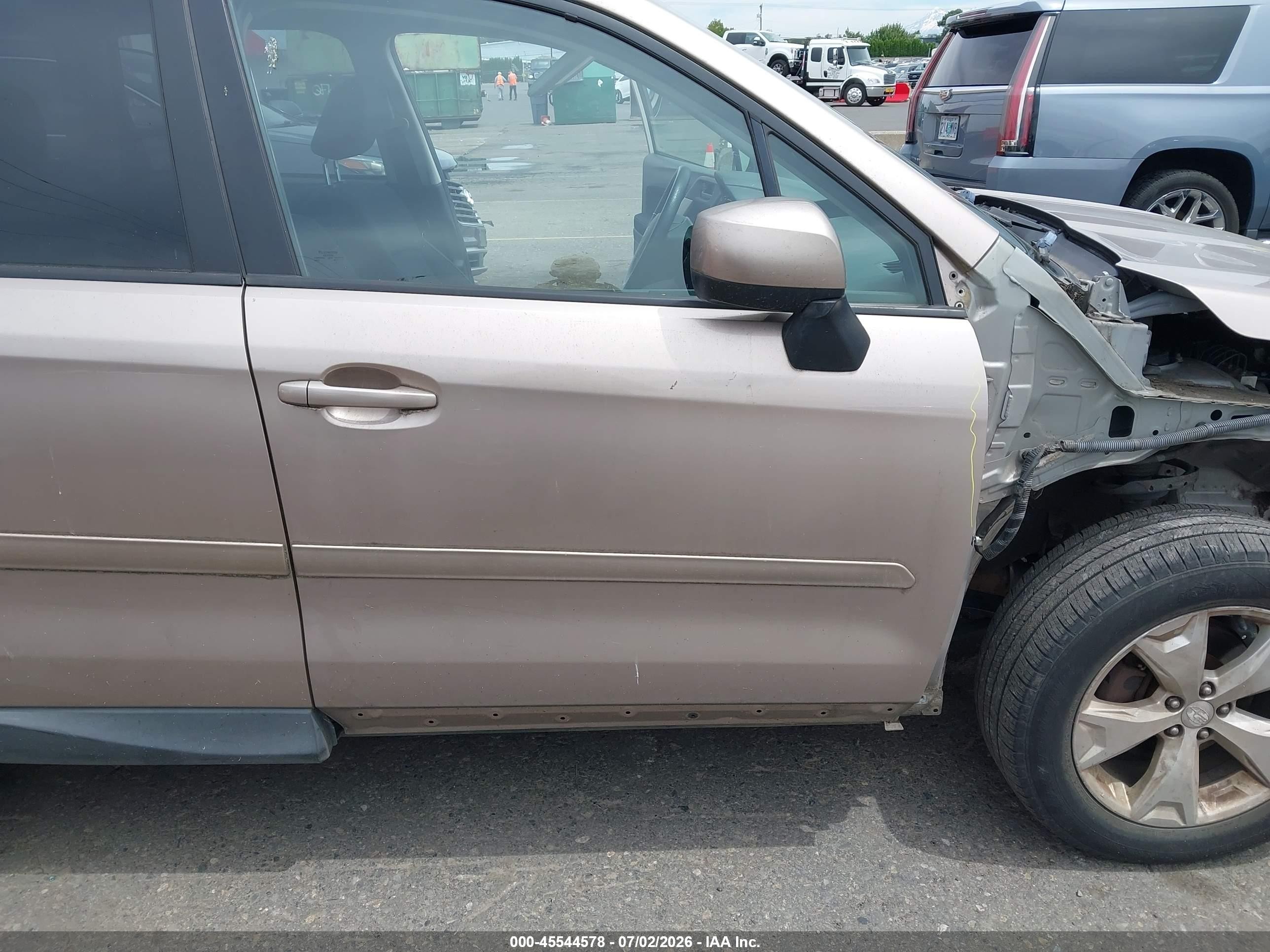 2014 Subaru Forester 2.5i Premium Champagne vin: JF2SJACC2EG403415