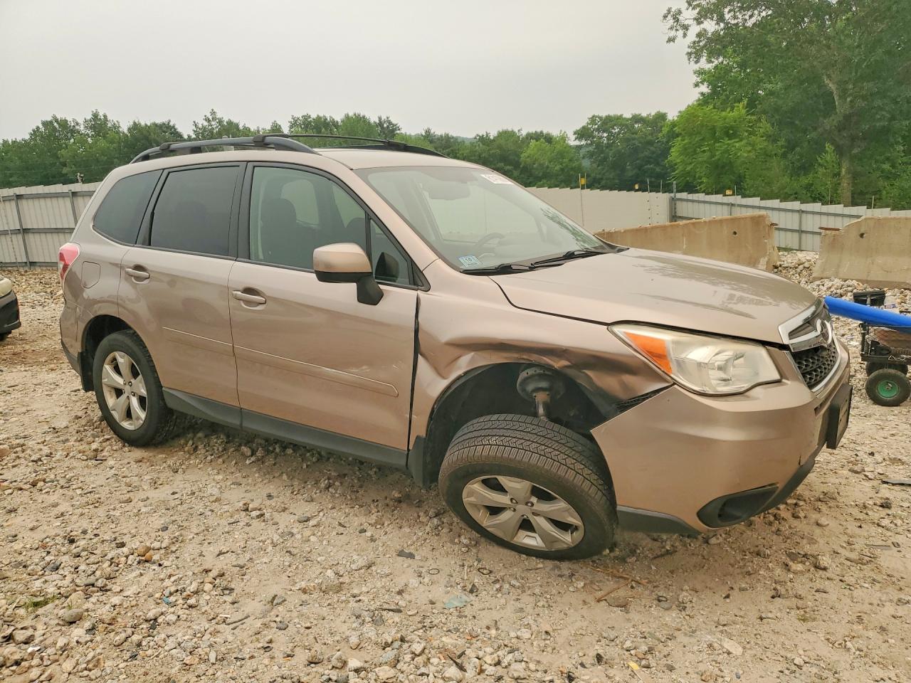 2014 Subaru Forester 2.5i Premium Tan vin: JF2SJACC2EG545604