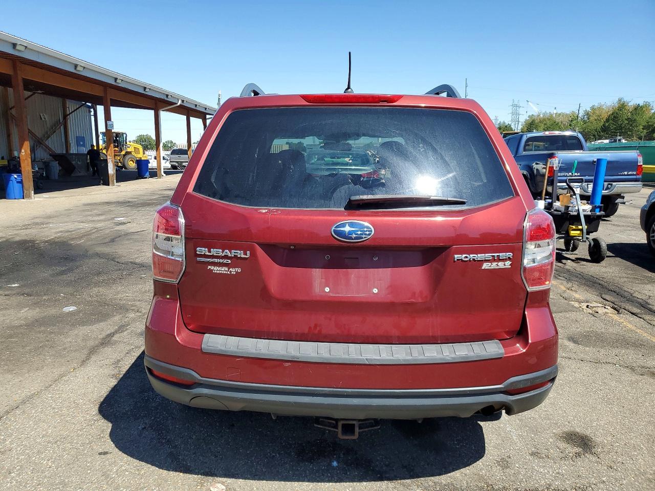 2014 Subaru Forester 2.5i Premium Burgundy vin: JF2SJACC3EG462408