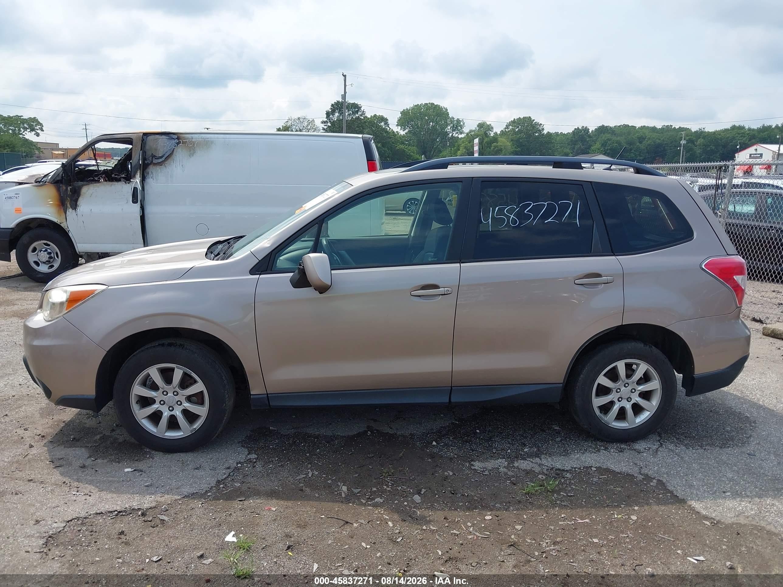 2014 Subaru Forester 2.5i Premium Tan vin: JF2SJADC0EH518202
