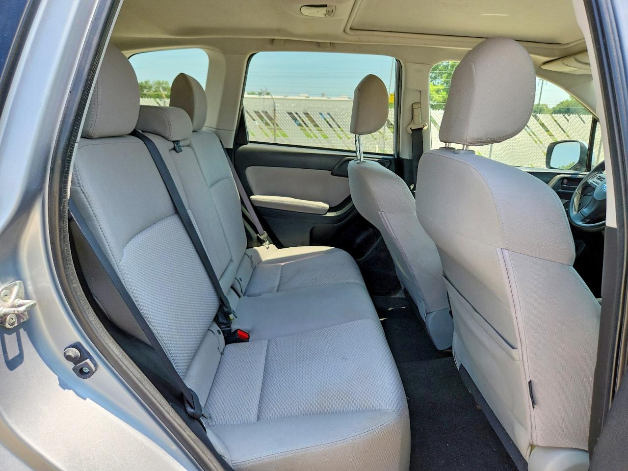 2015 Subaru Forester 2.5i Premium Silver vin: JF2SJADC0FH496932
