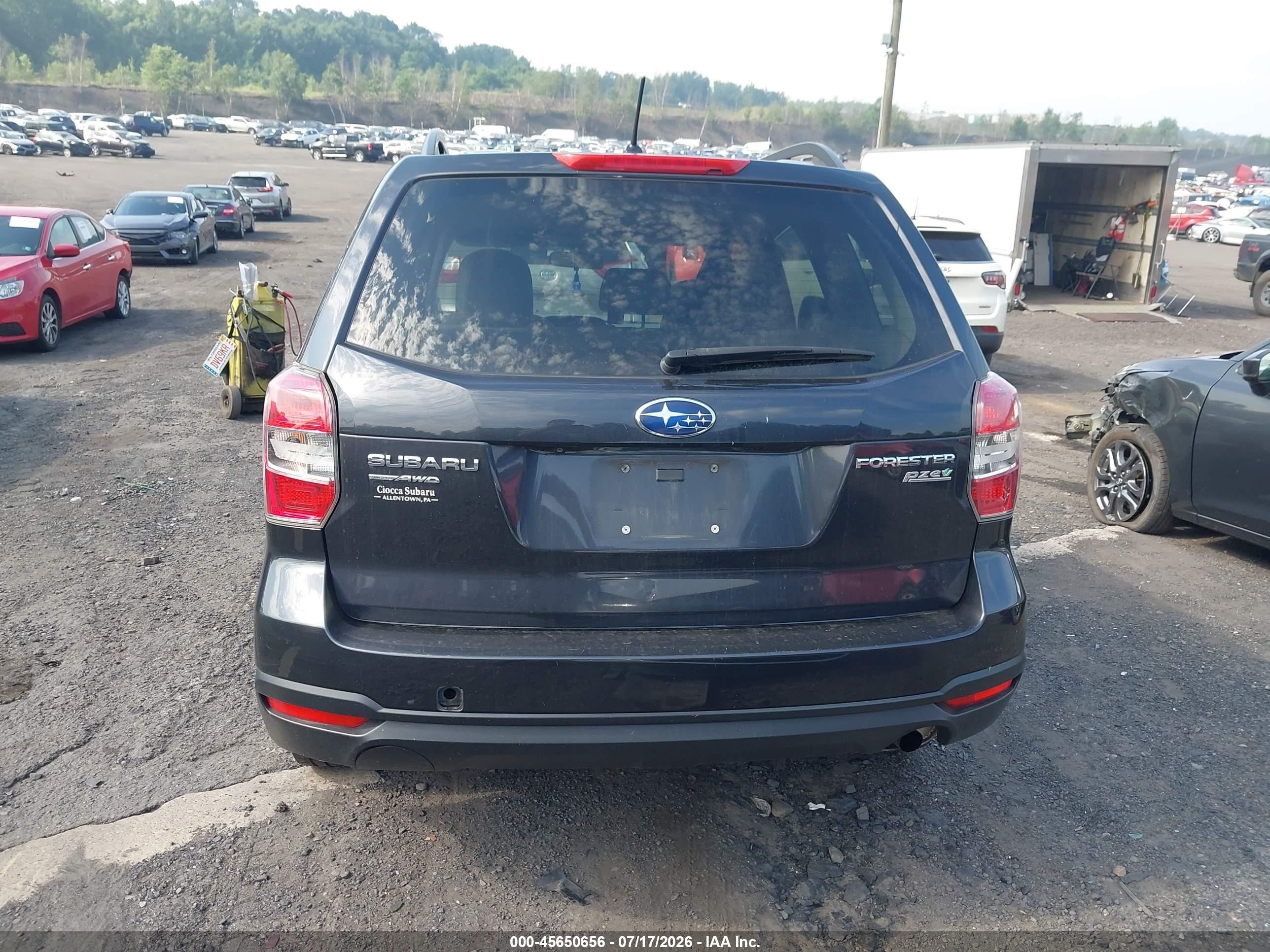 2015 Subaru Forester 2.5i Premium Gray vin: JF2SJADC0FH522994