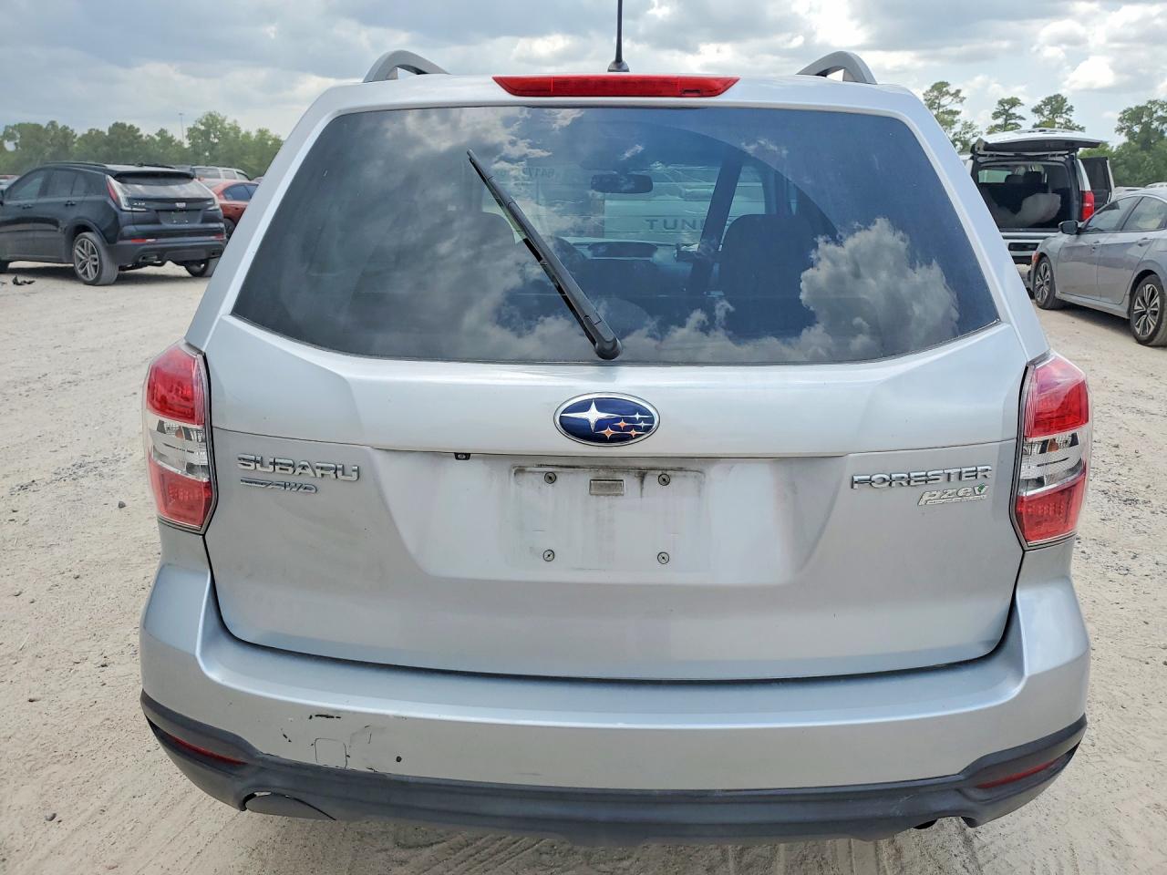 2015 Subaru Forester 2.5i Premium Silver vin: JF2SJADC0FH536782