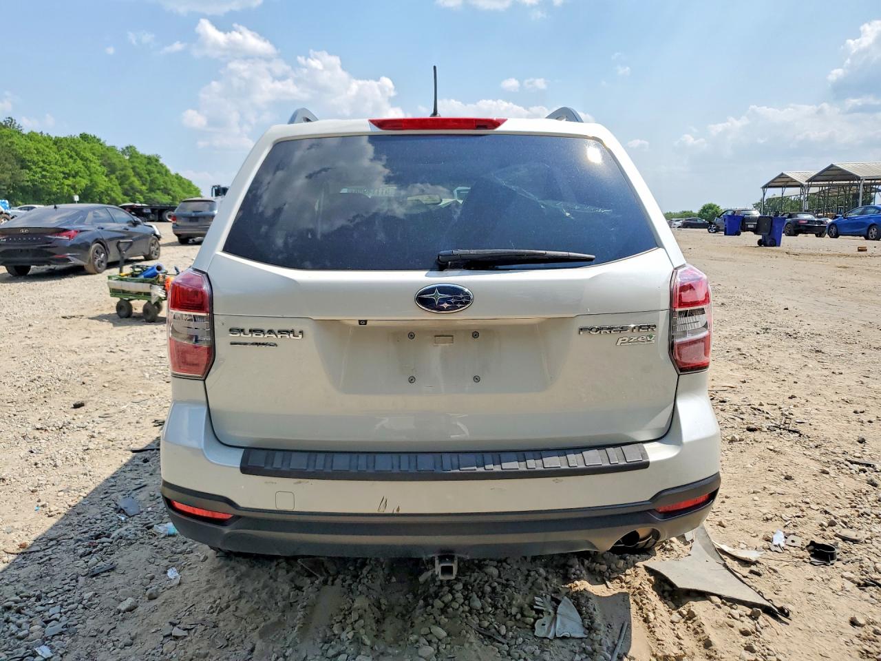2015 Subaru Forester 2.5i Premium White vin: JF2SJADC0FH561892