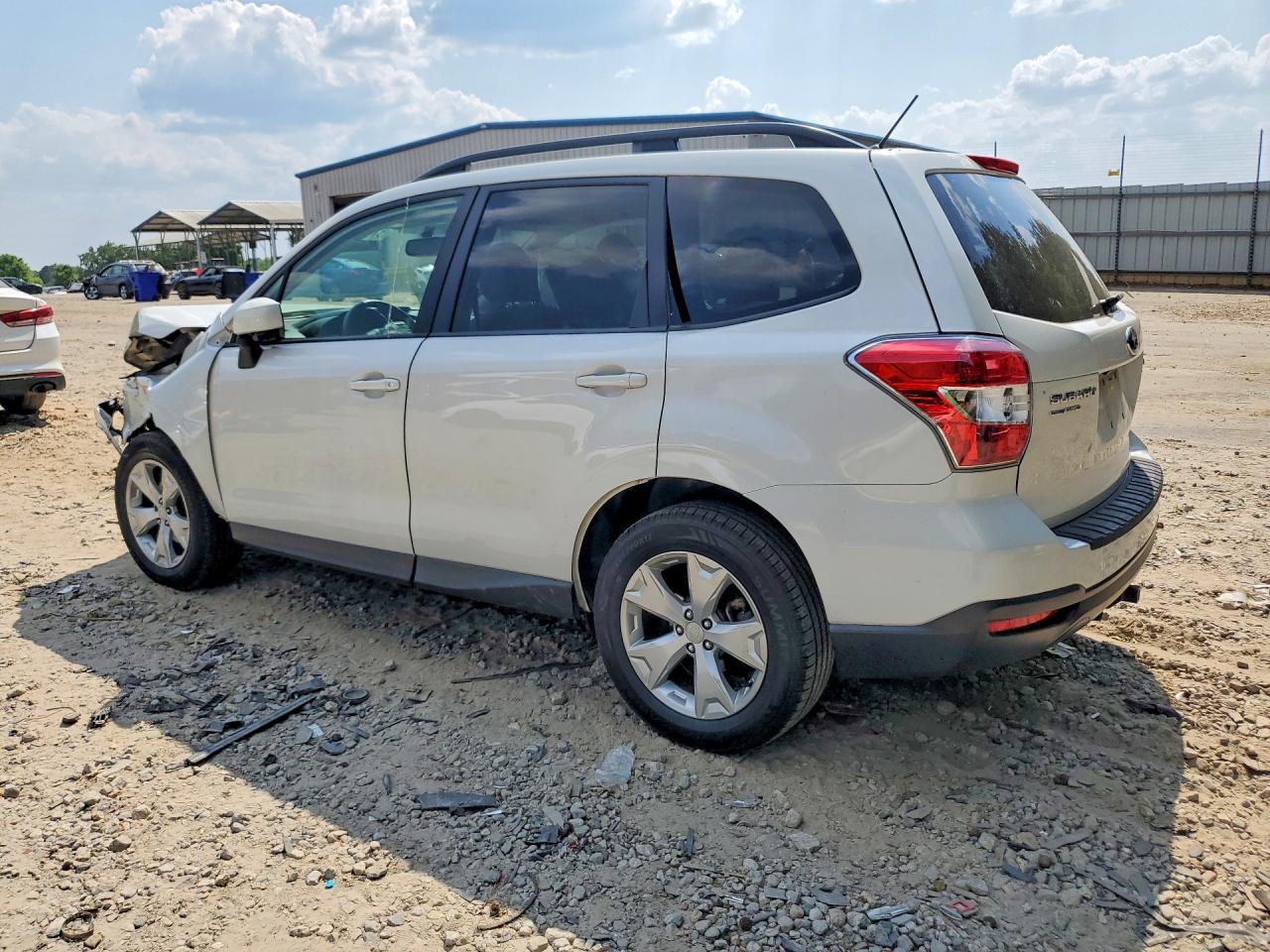 2015 Subaru Forester 2.5i Premium White vin: JF2SJADC0FH561892