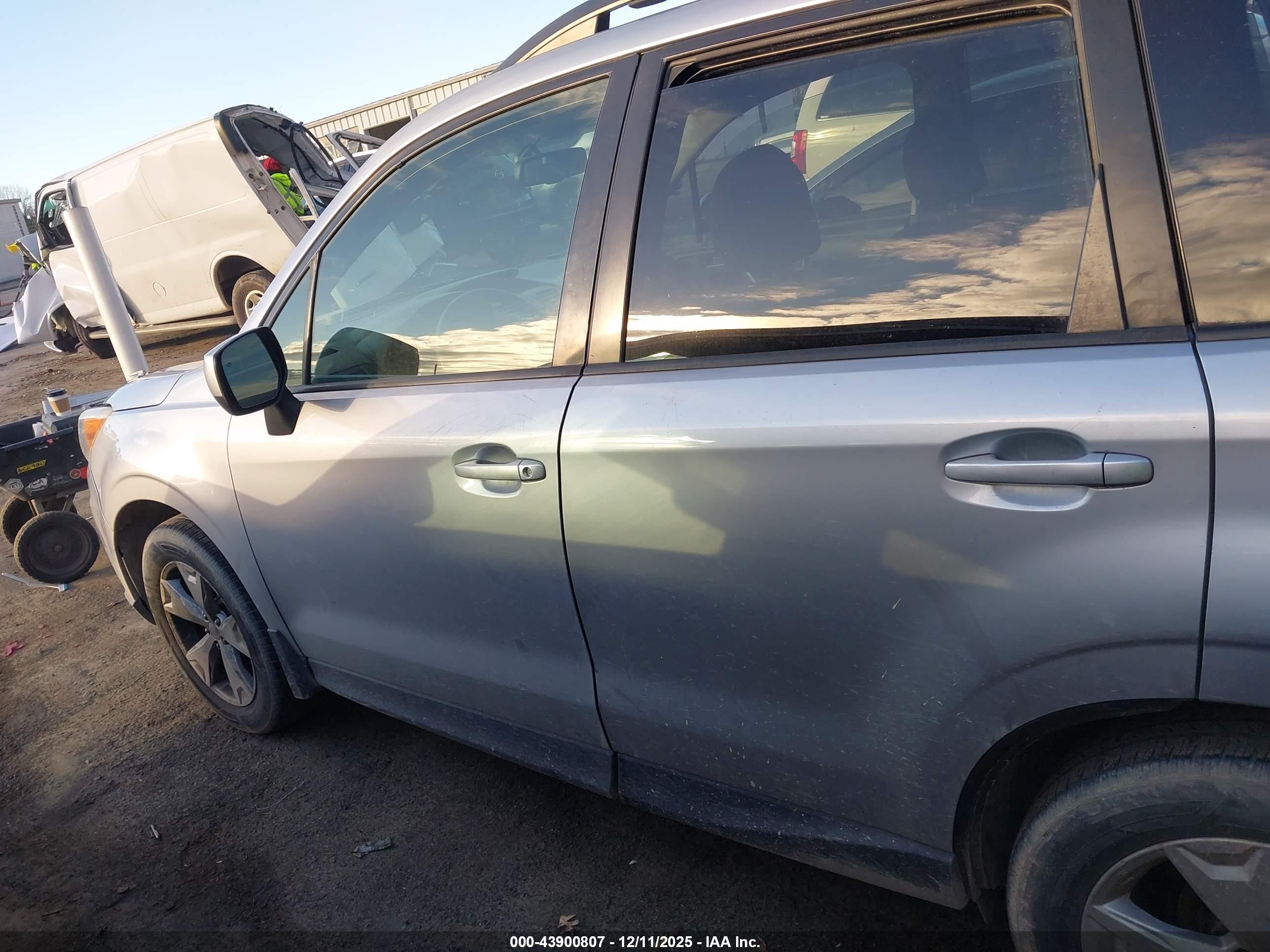 2015 Subaru Forester 2.5i Premium Silver vin: JF2SJADC0FH597226