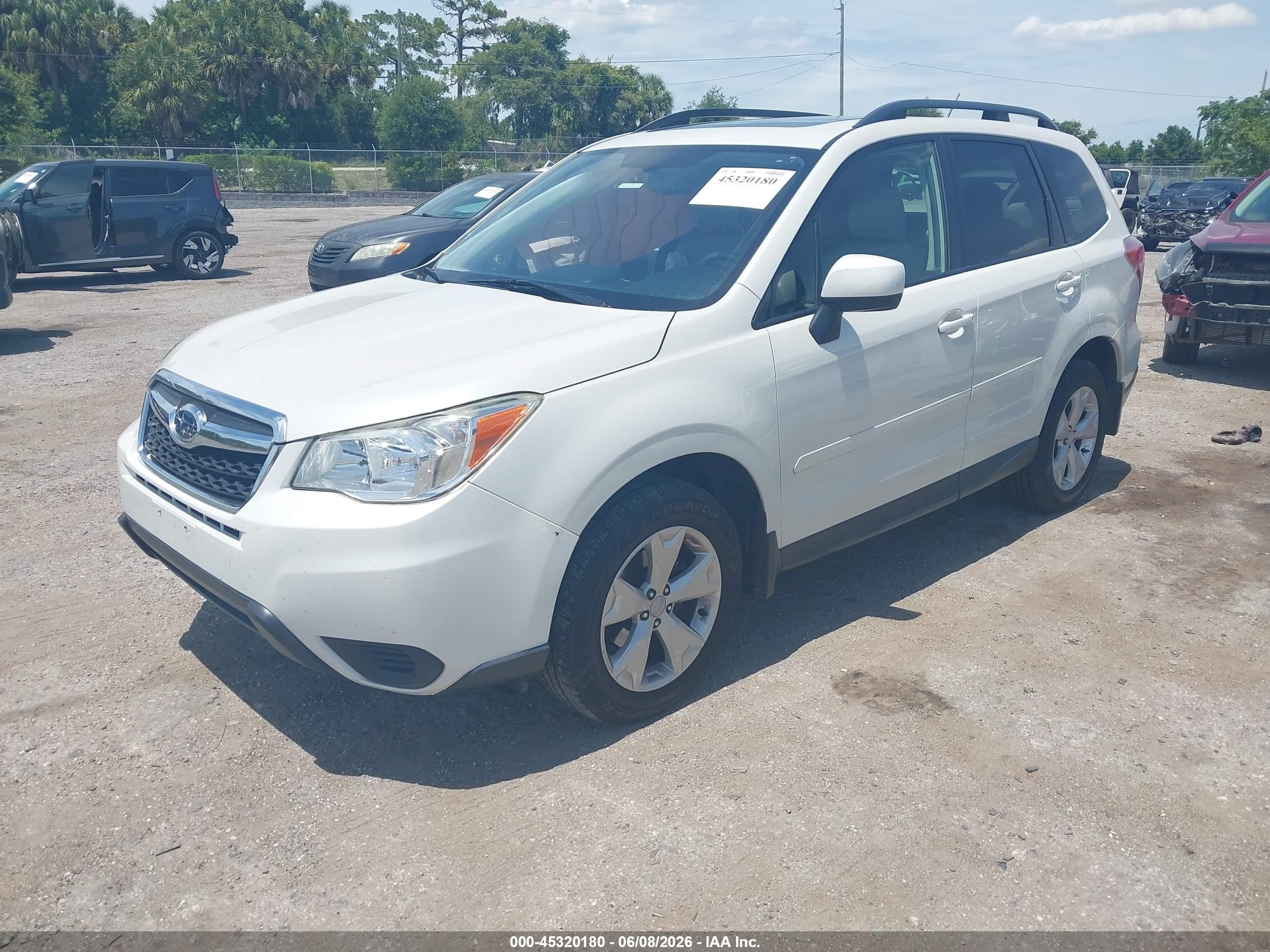 2015 Subaru Forester 2.5i Premium White vin: JF2SJADC0FH805072