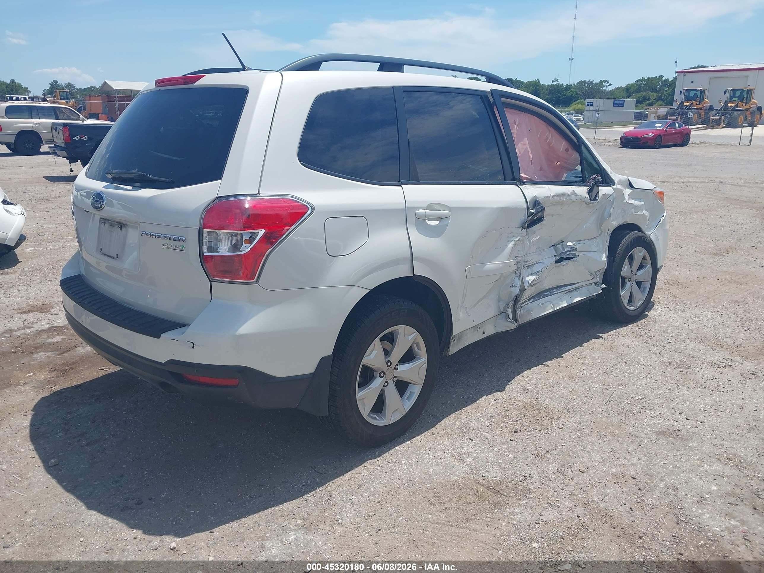 2015 Subaru Forester 2.5i Premium White vin: JF2SJADC0FH805072