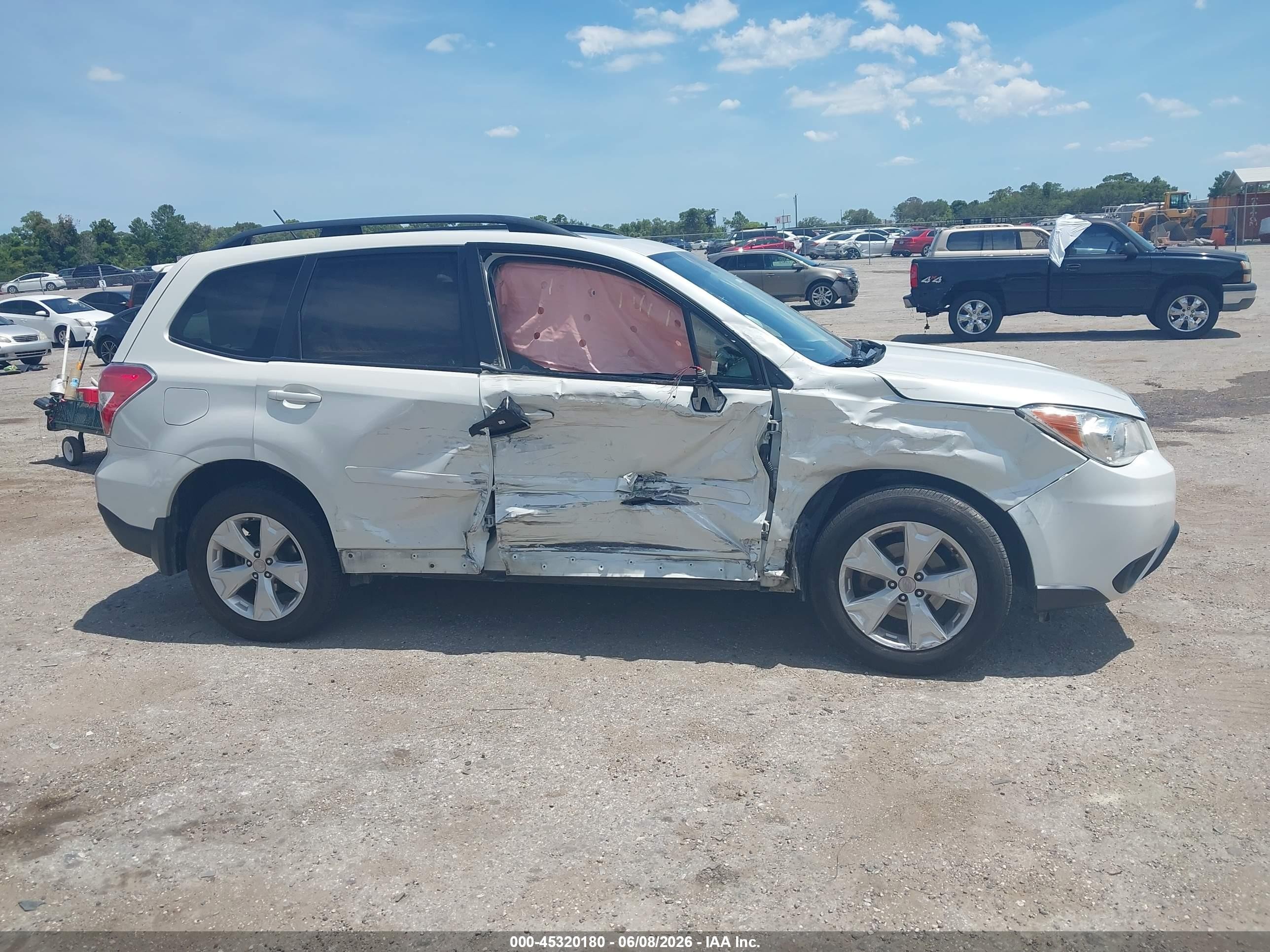 2015 Subaru Forester 2.5i Premium White vin: JF2SJADC0FH805072