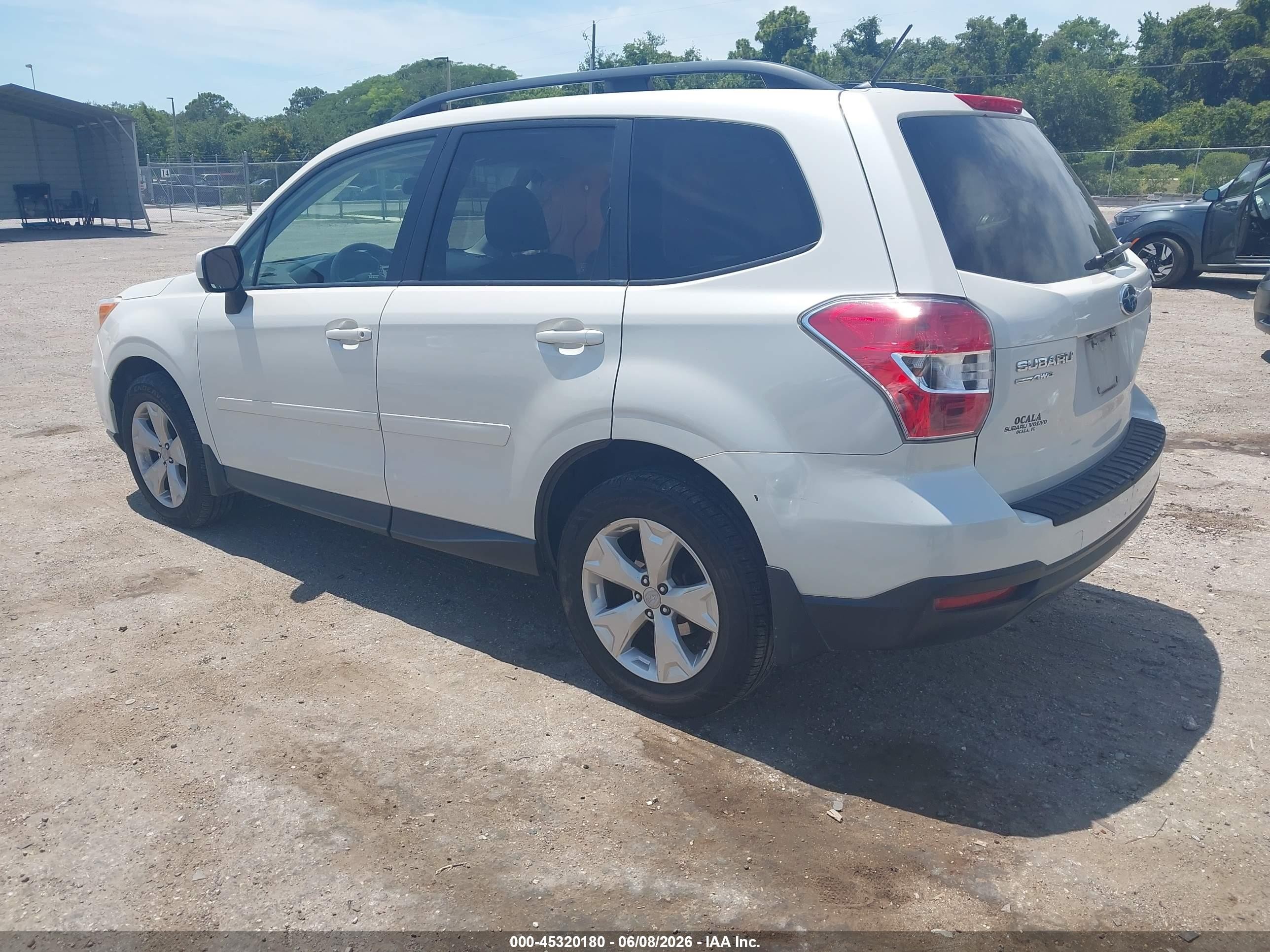 2015 Subaru Forester 2.5i Premium White vin: JF2SJADC0FH805072