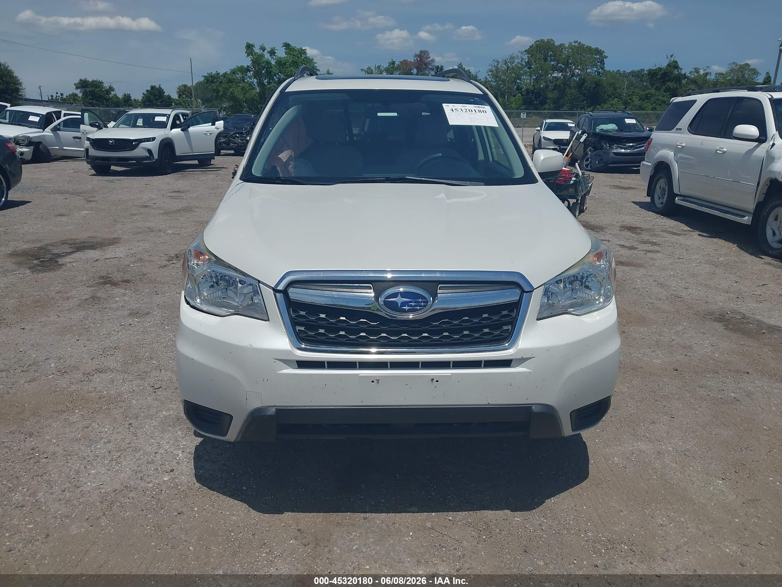 2015 Subaru Forester 2.5i Premium White vin: JF2SJADC0FH805072