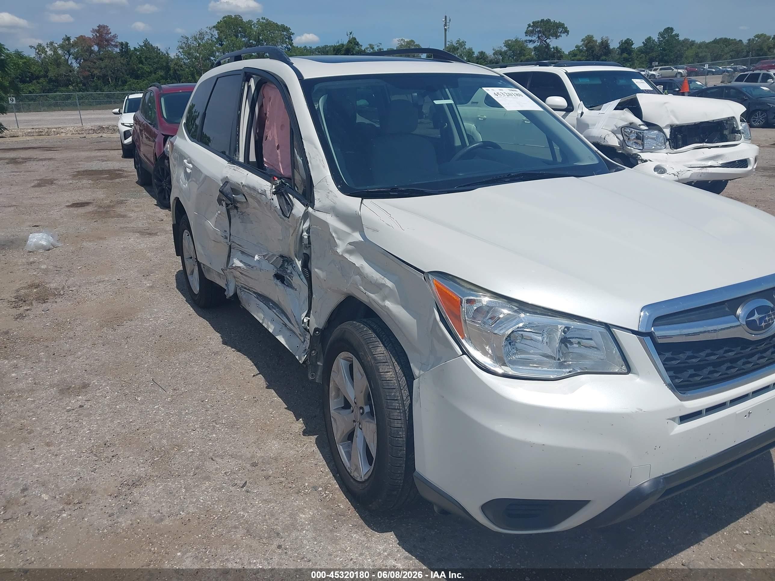 2015 Subaru Forester 2.5i Premium White vin: JF2SJADC0FH805072