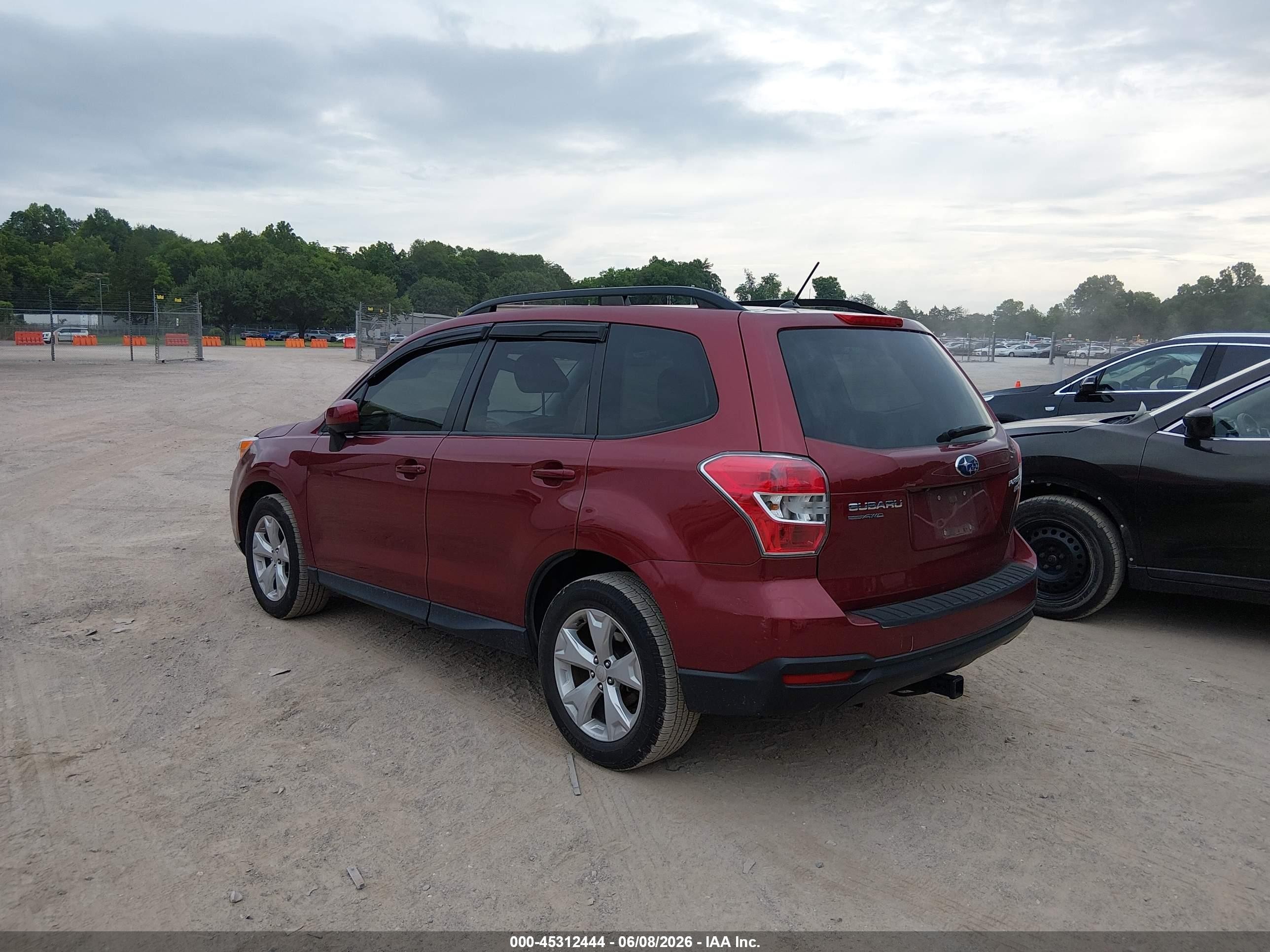 2015 Subaru Forester 2.5i Premium Красный vin: JF2SJADC0FH810806