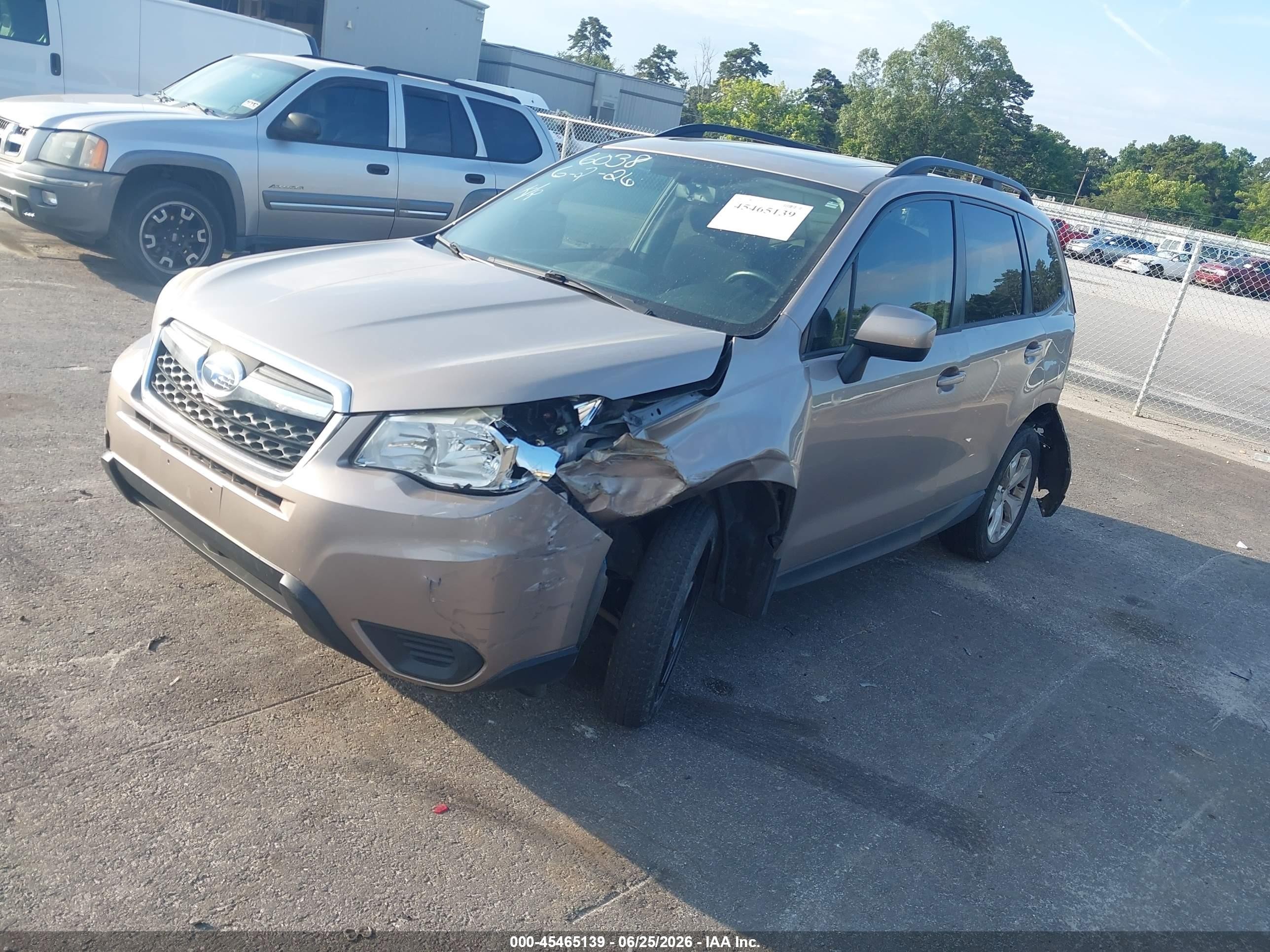 2015 Subaru Forester 2.5i Premium Золотой vin: JF2SJADC0FH816038