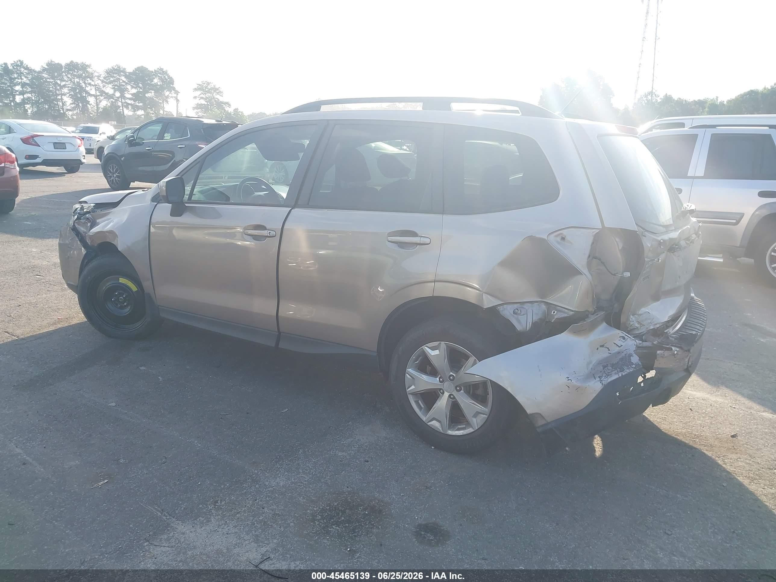 2015 Subaru Forester 2.5i Premium Золотой vin: JF2SJADC0FH816038
