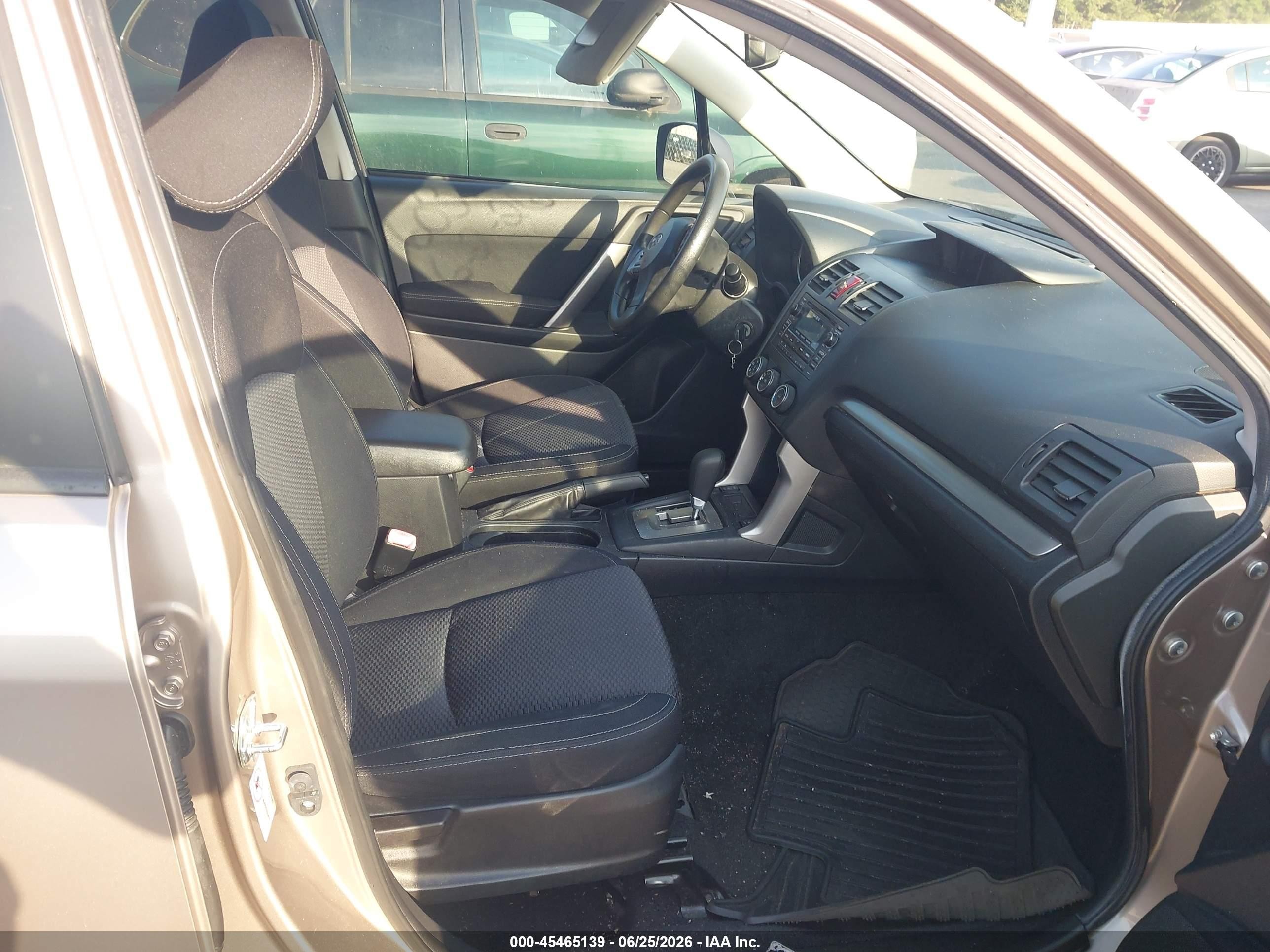 2015 Subaru Forester 2.5i Premium Золотой vin: JF2SJADC0FH816038