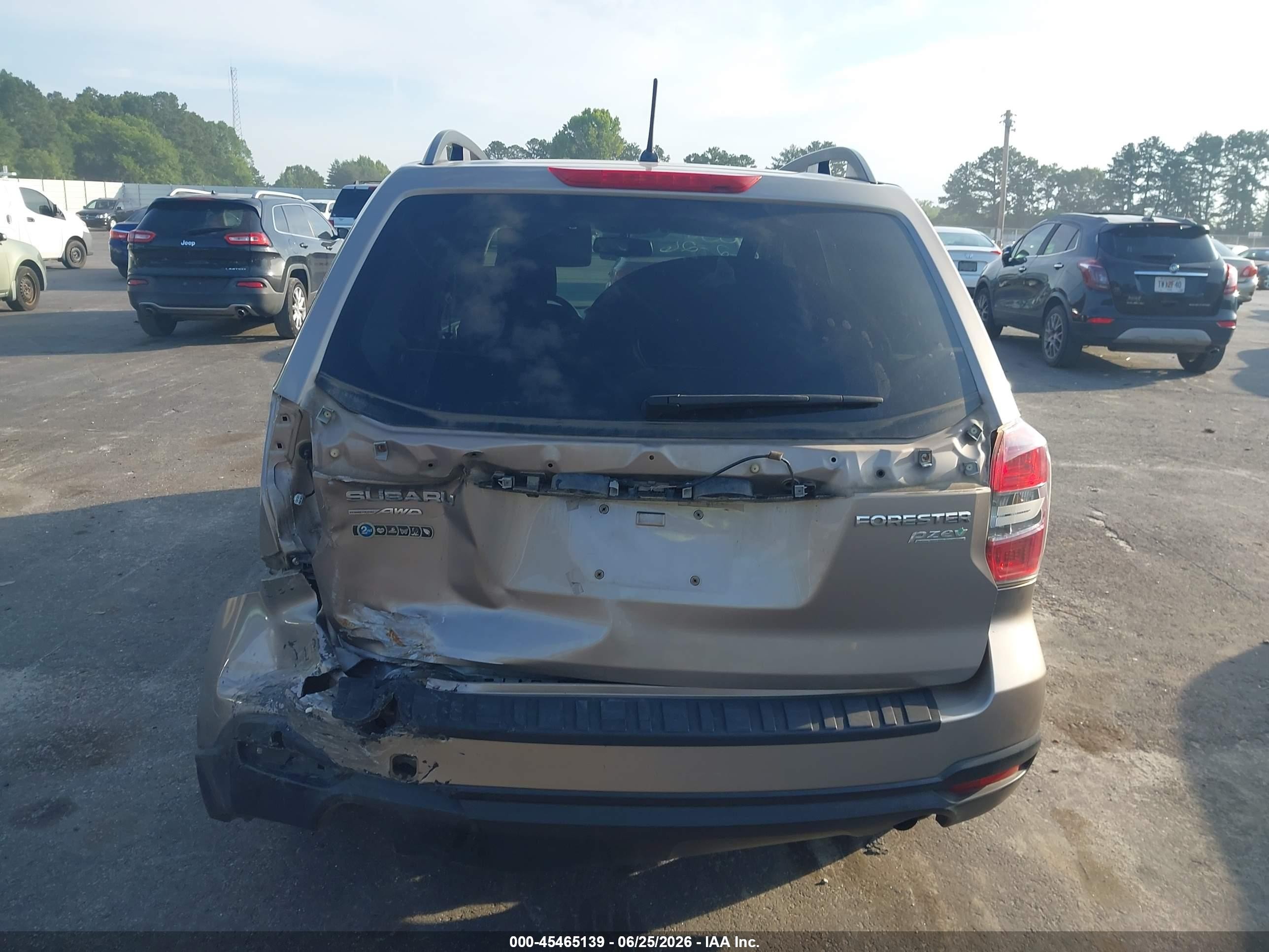 2015 Subaru Forester 2.5i Premium Золотой vin: JF2SJADC0FH816038