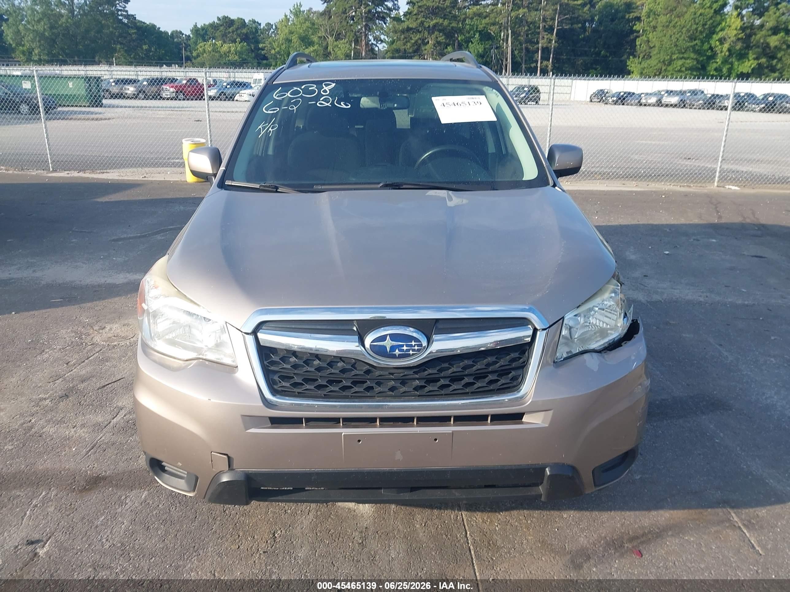 2015 Subaru Forester 2.5i Premium Золотой vin: JF2SJADC0FH816038