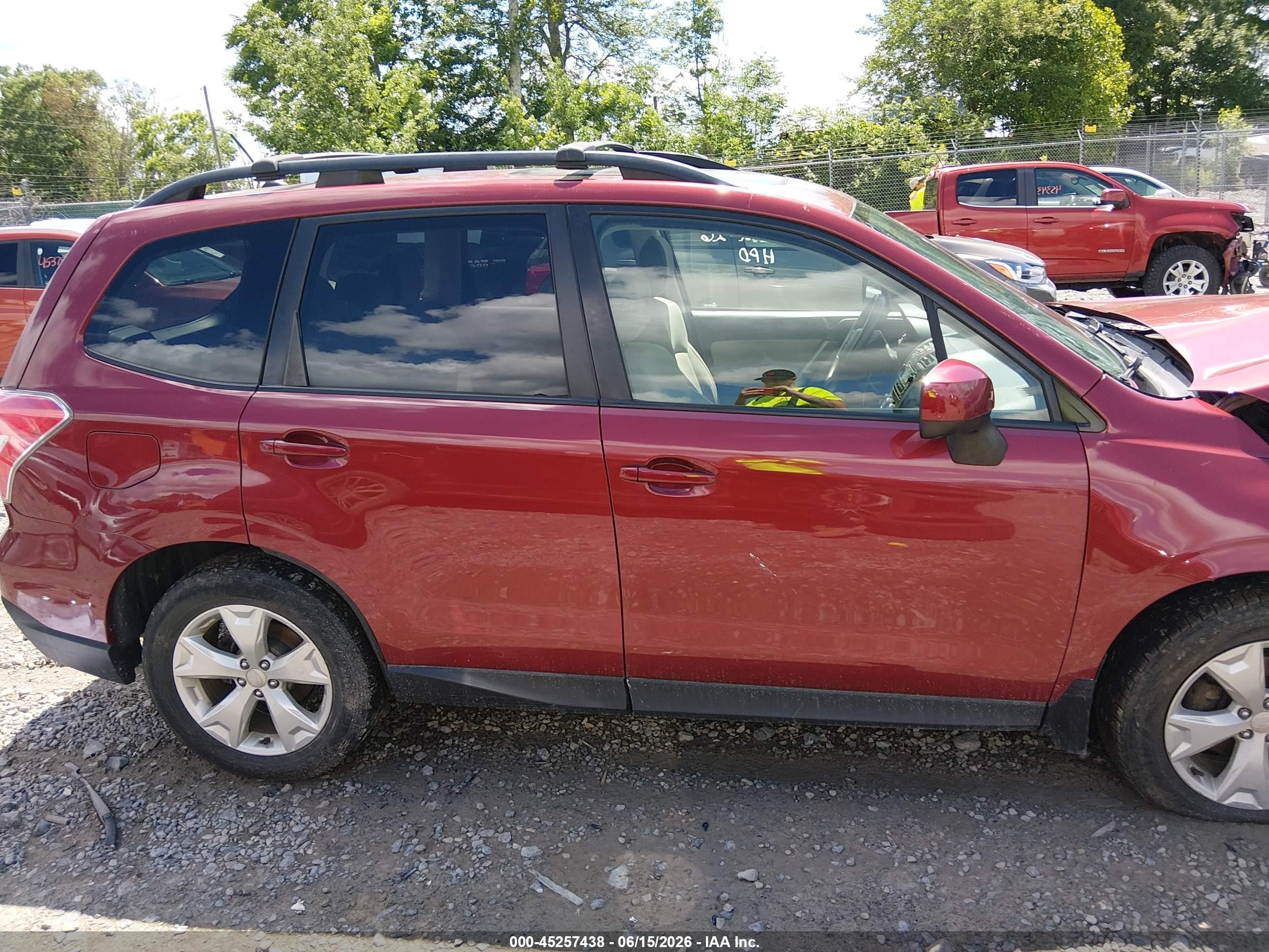 2015 Subaru Forester 2.5i Premium Red vin: JF2SJADC0FH824415