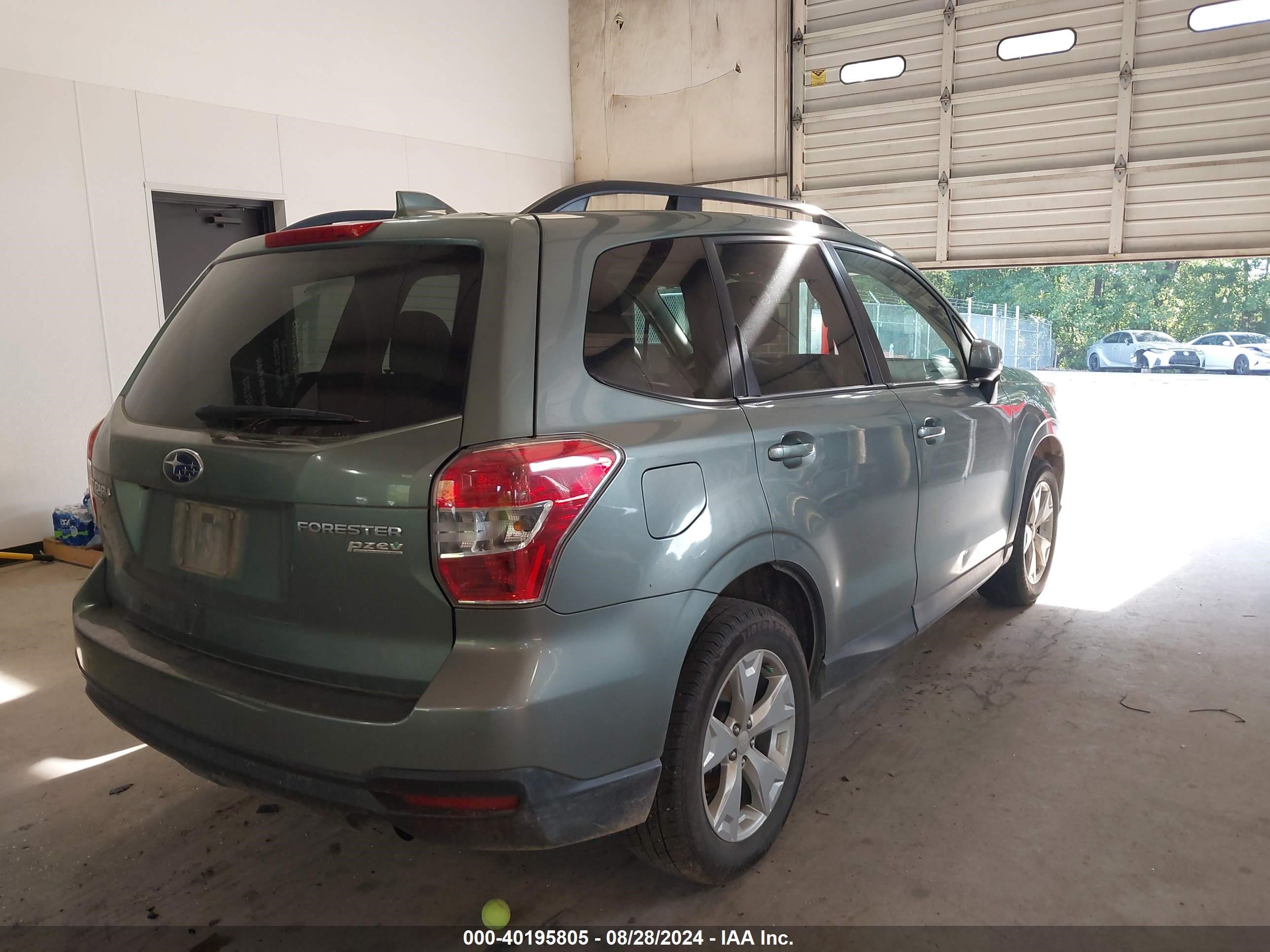 2016 Subaru Forester 2.5i Premium Green vin: JF2SJADC0GH527680