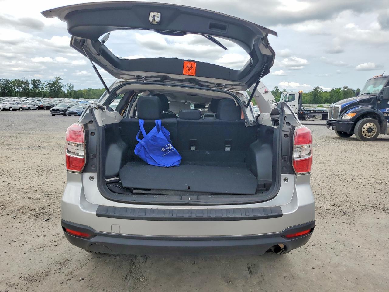 2014 Subaru Forester 2.5i Premium Серебряный vin: JF2SJADC1EH500713