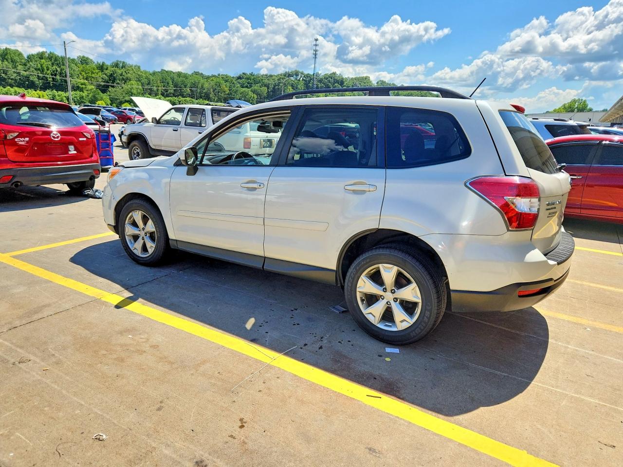 2015 Subaru Forester 2.5i Premium White vin: JF2SJADC1FH418207