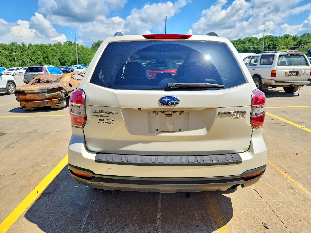 2015 Subaru Forester 2.5i Premium White vin: JF2SJADC1FH418207
