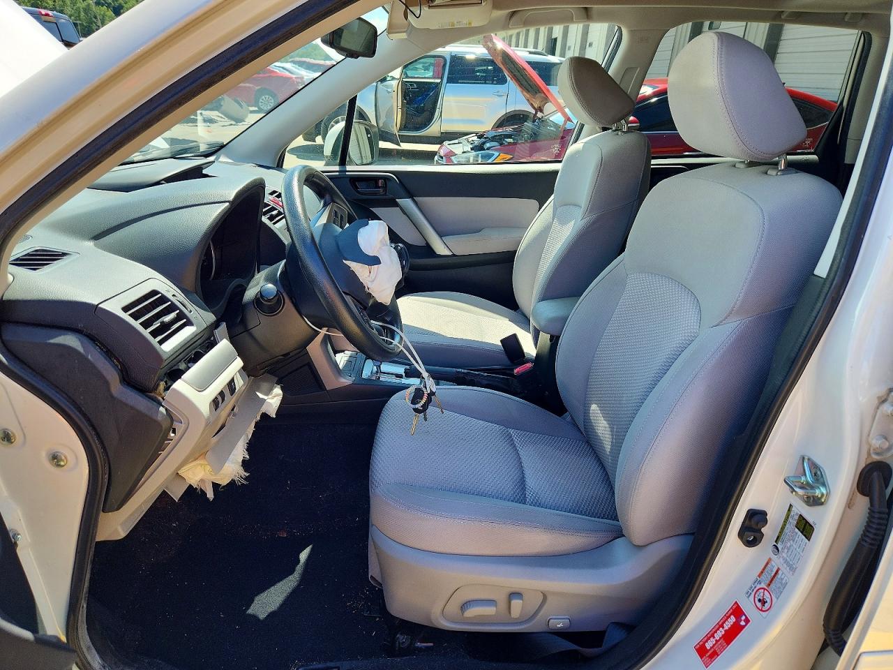 2015 Subaru Forester 2.5i Premium White vin: JF2SJADC1FH418207