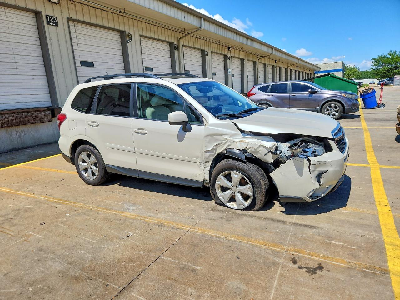 2015 Subaru Forester 2.5i Premium White vin: JF2SJADC1FH418207